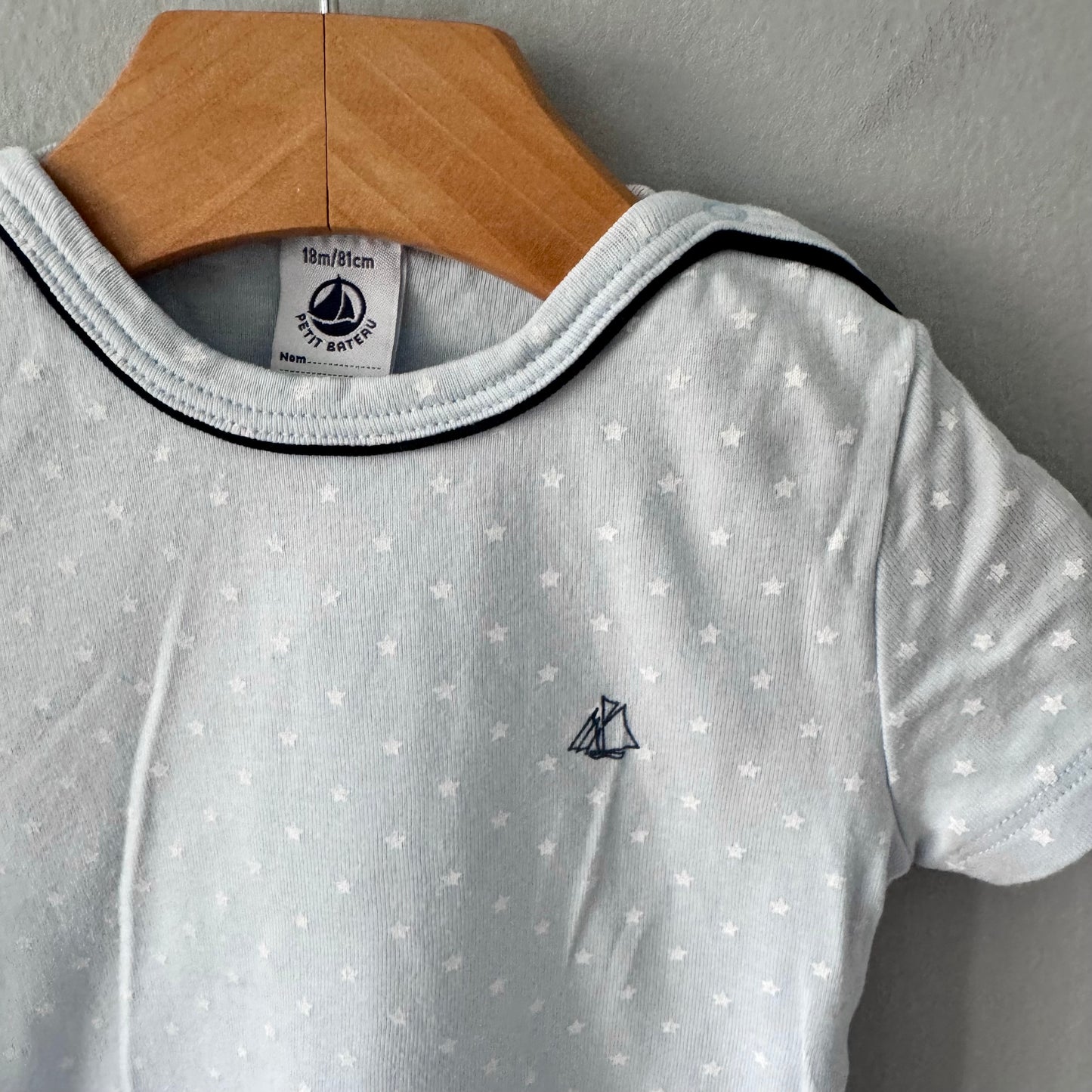 Petit bateau / Light blue x star T-shirt / 18M