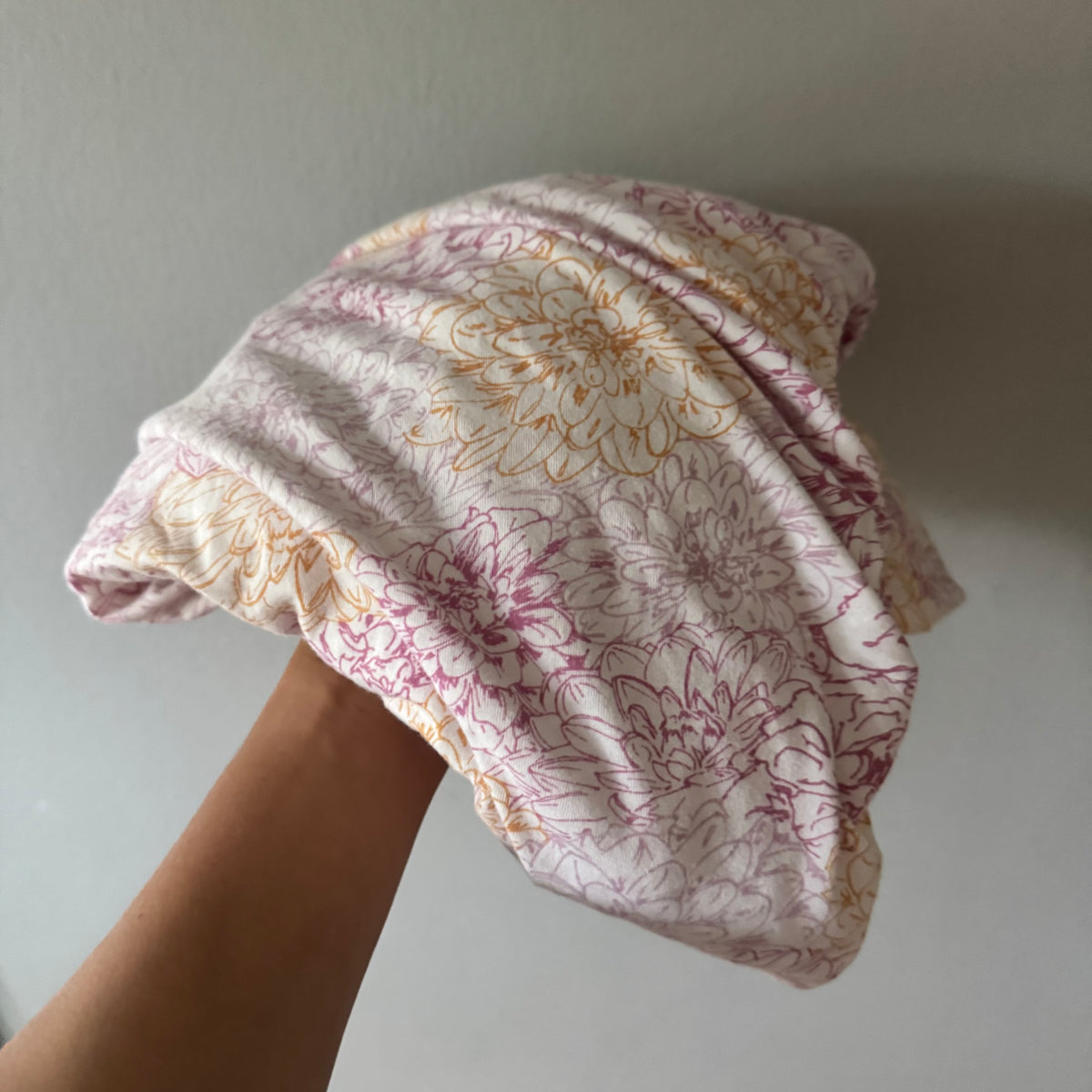 Burt's bees / Pink floral crib sheet