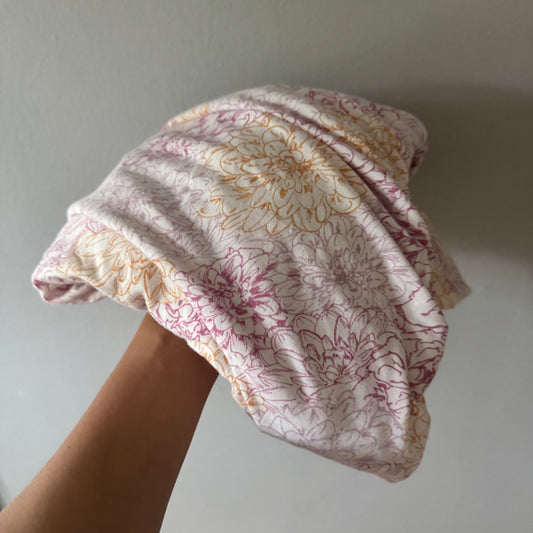 Burt's bees / Pink floral crib sheet