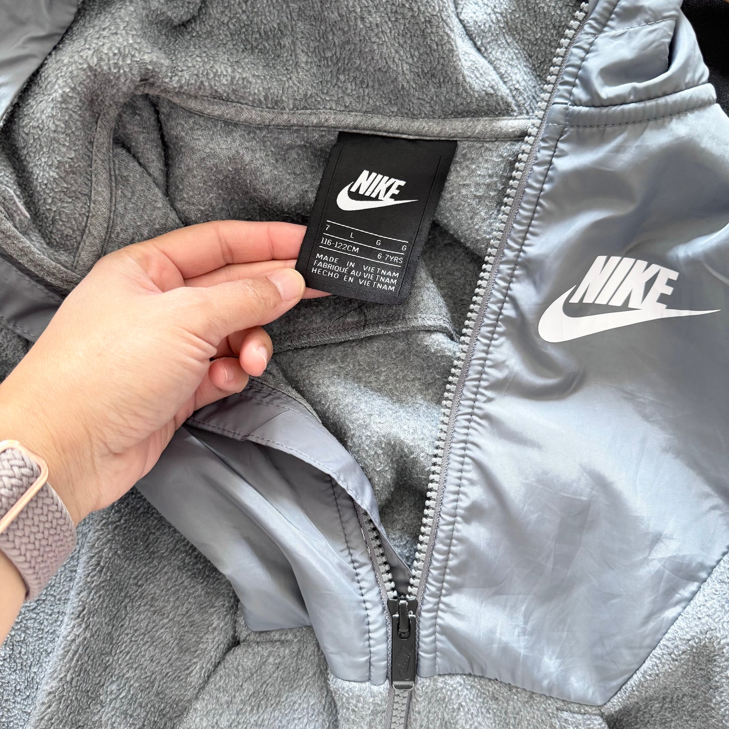 Nike / Grey zip up fleece jacket / 6-7Y