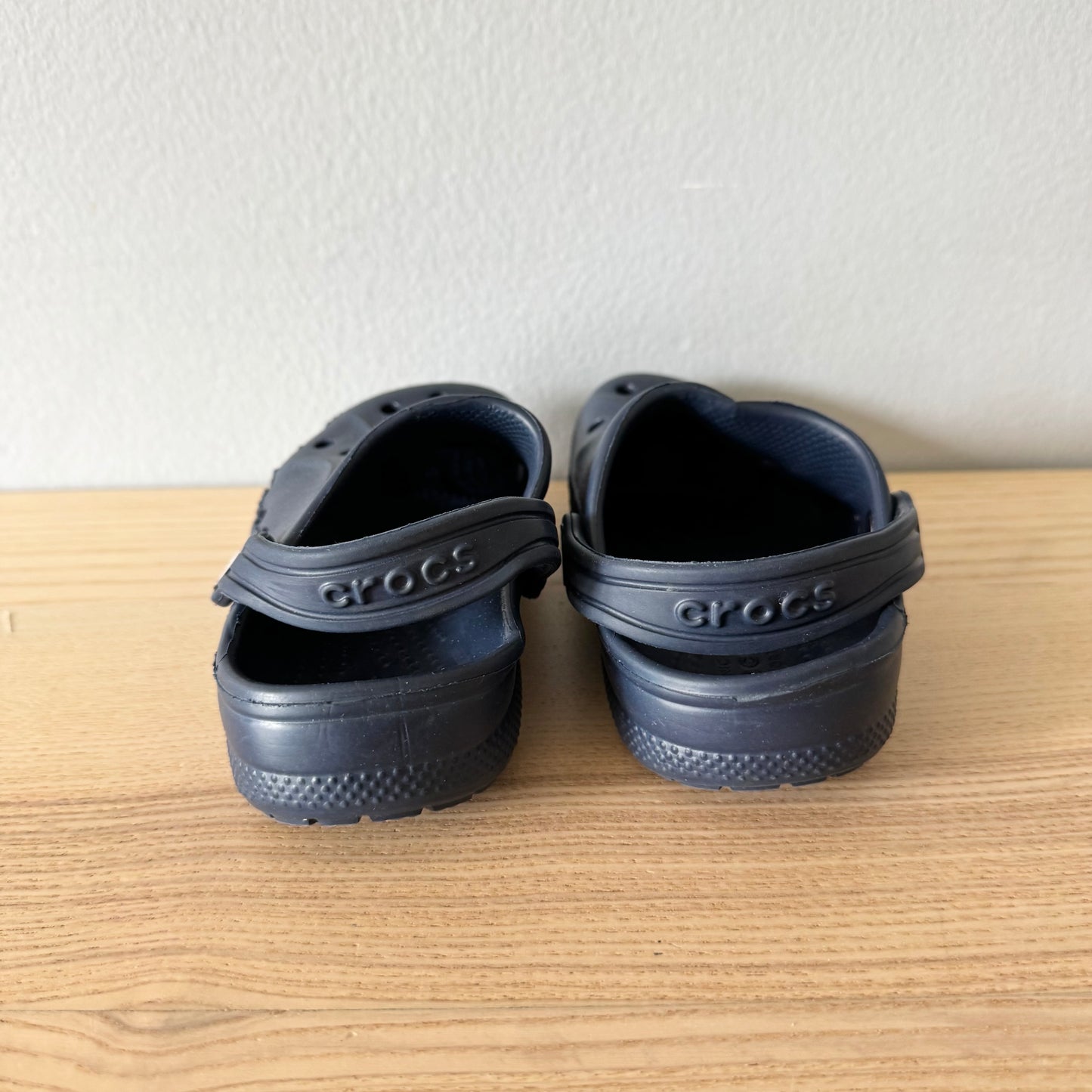 Crocs / Sandals / US10