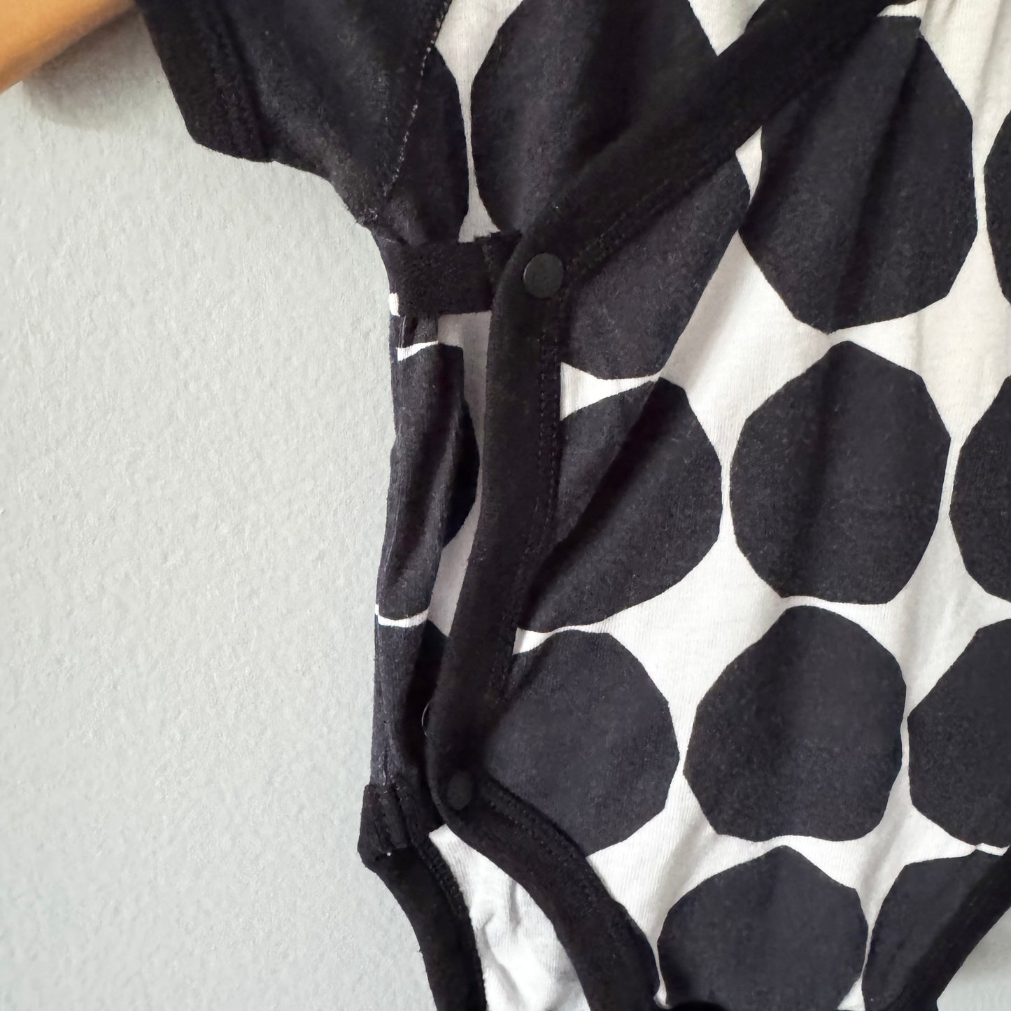 Uniqlo / Marimekko onesie / 0-3M