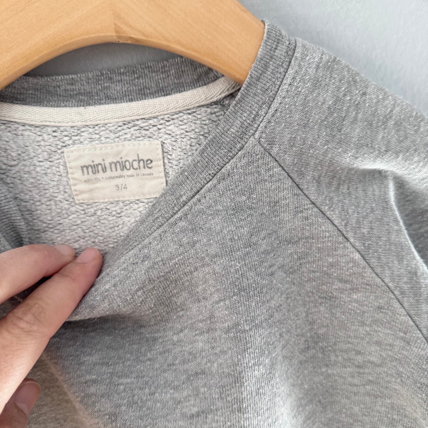 Mini mioche / Light grey sweatshirt / 3-4Y