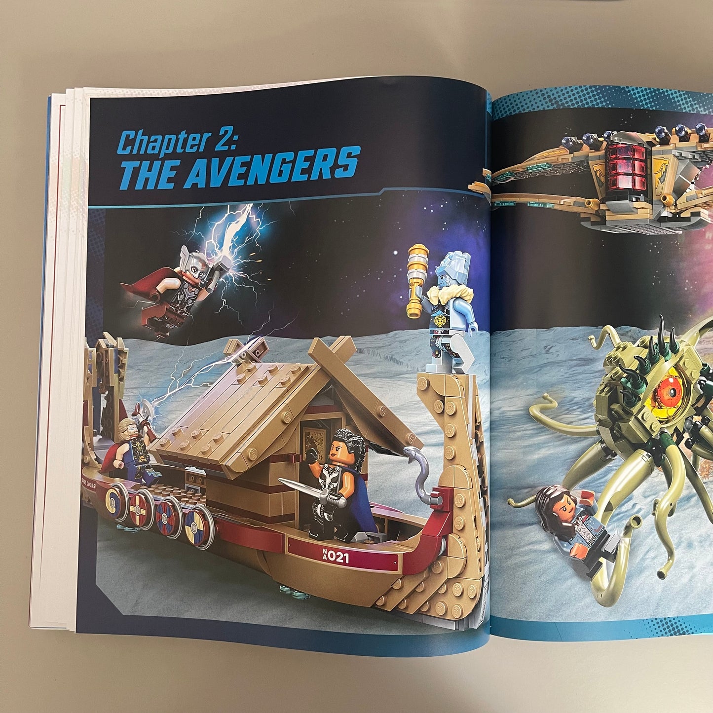 LEGO Marvel - Visual Dictionary [with Iron Man Minifigure]