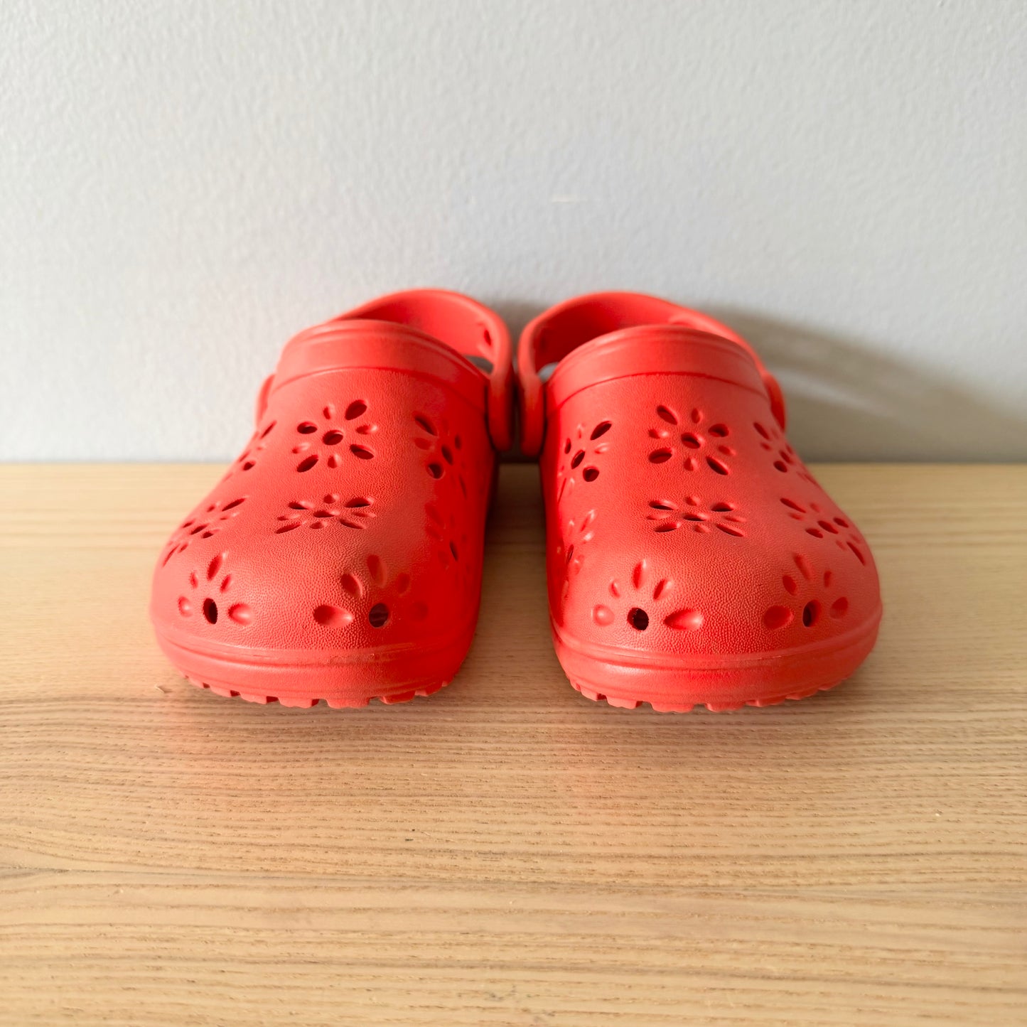 Crocs / Sandals / US11