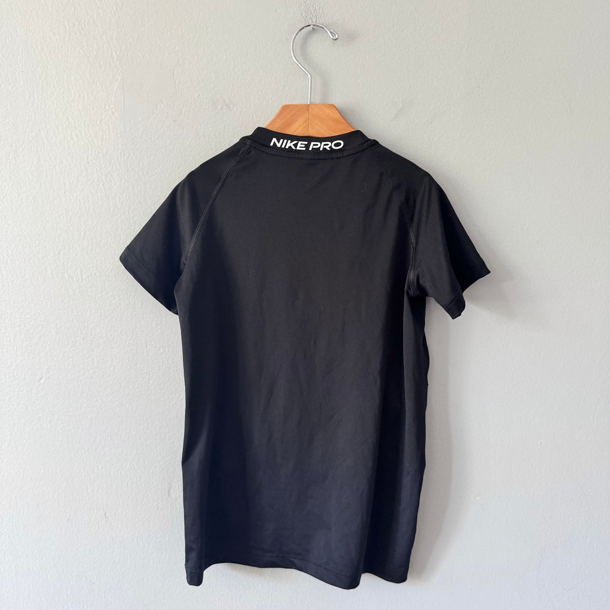 Nike Pro / Black Dri-fit top / XS(7Y)