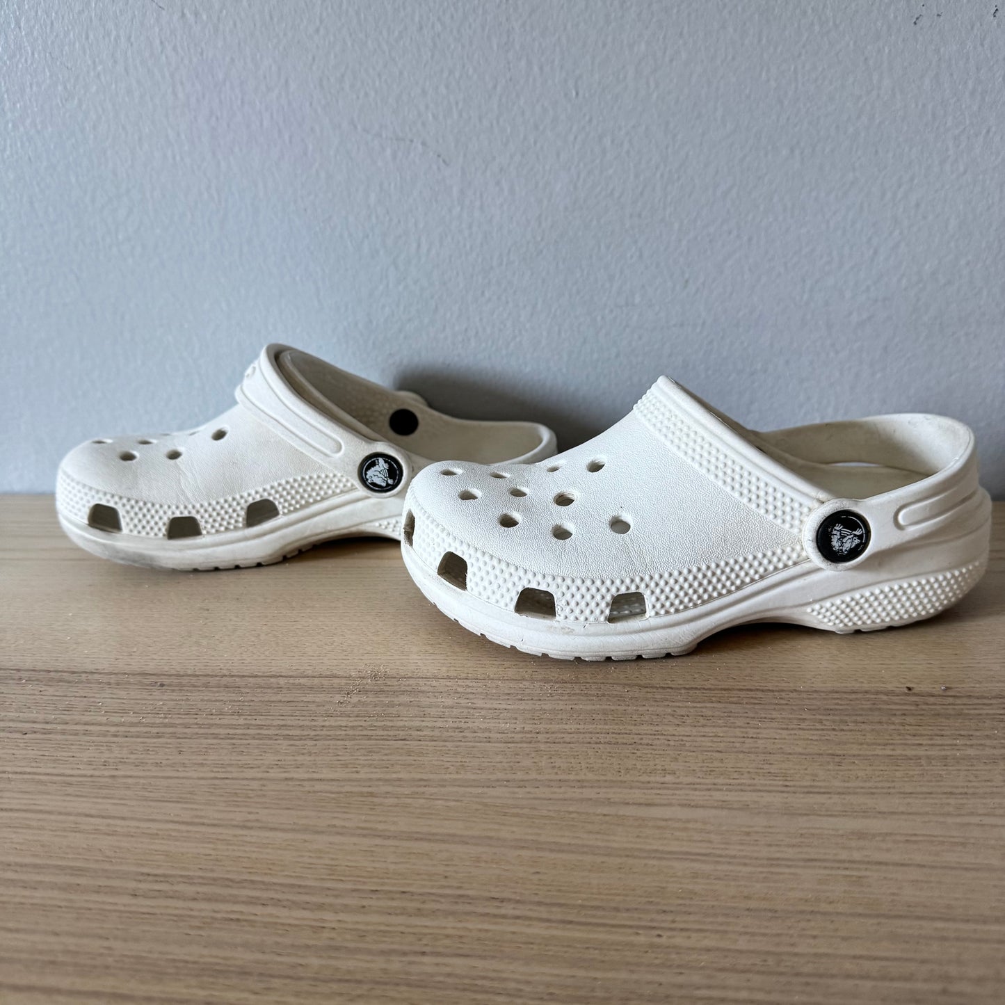 Crocs / Sandals / US12