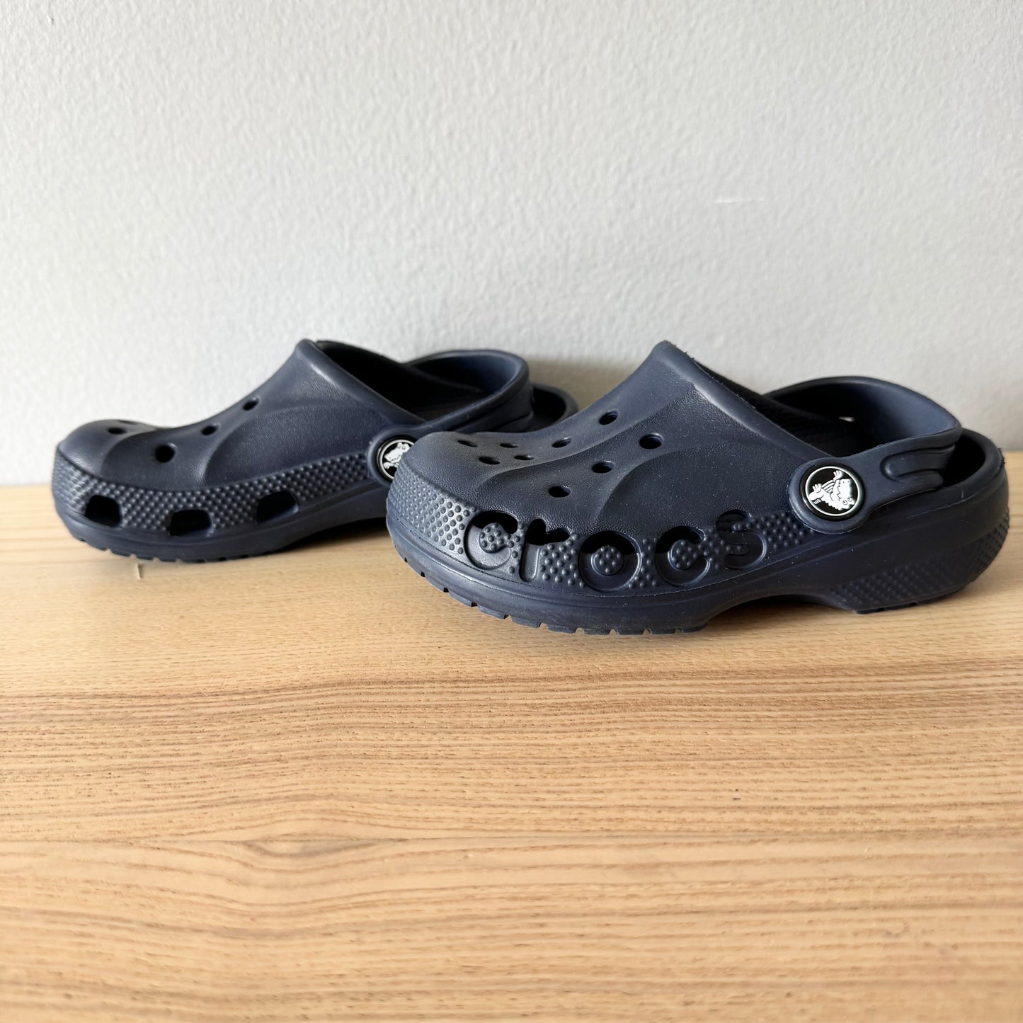 Crocs / Sandals / US10