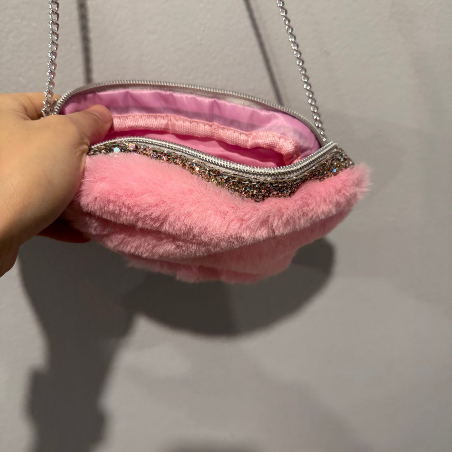 No brand / Pink sherpa purse / 4-8Y