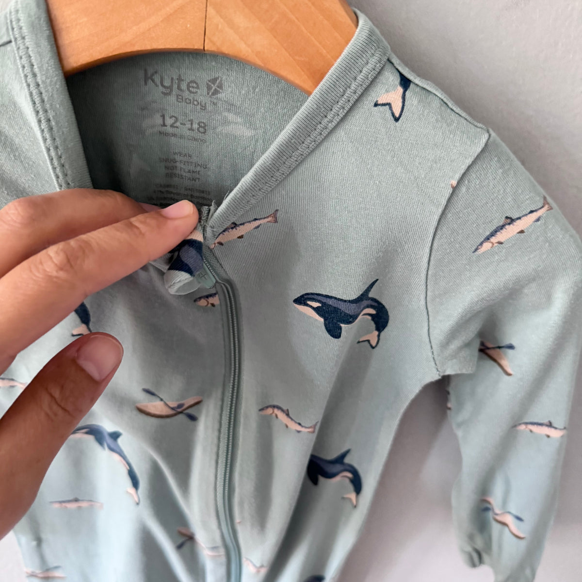 Kyte / Blue x whale romper / 12-18M