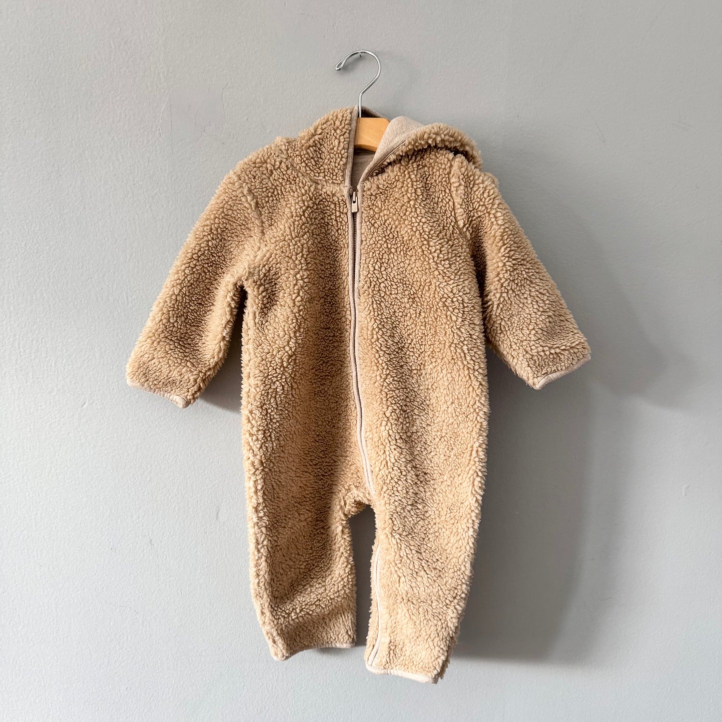 Gap / Ensemble sherpa beige / 12-18M