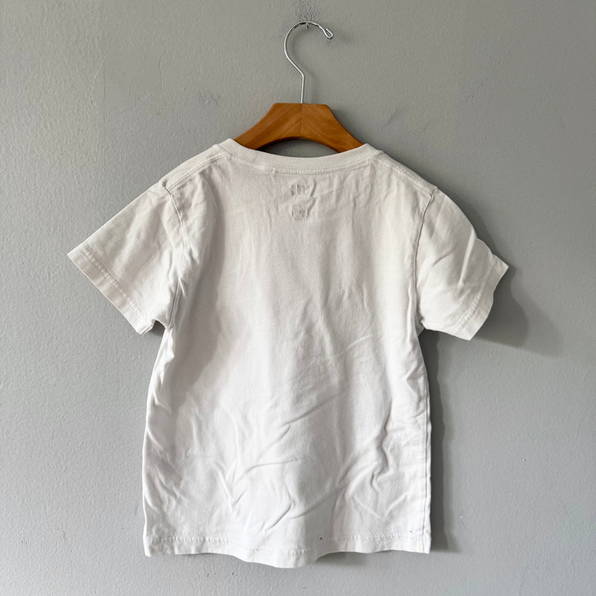 Uniqlo x Super Mario / White T-shirt / 5-6Y