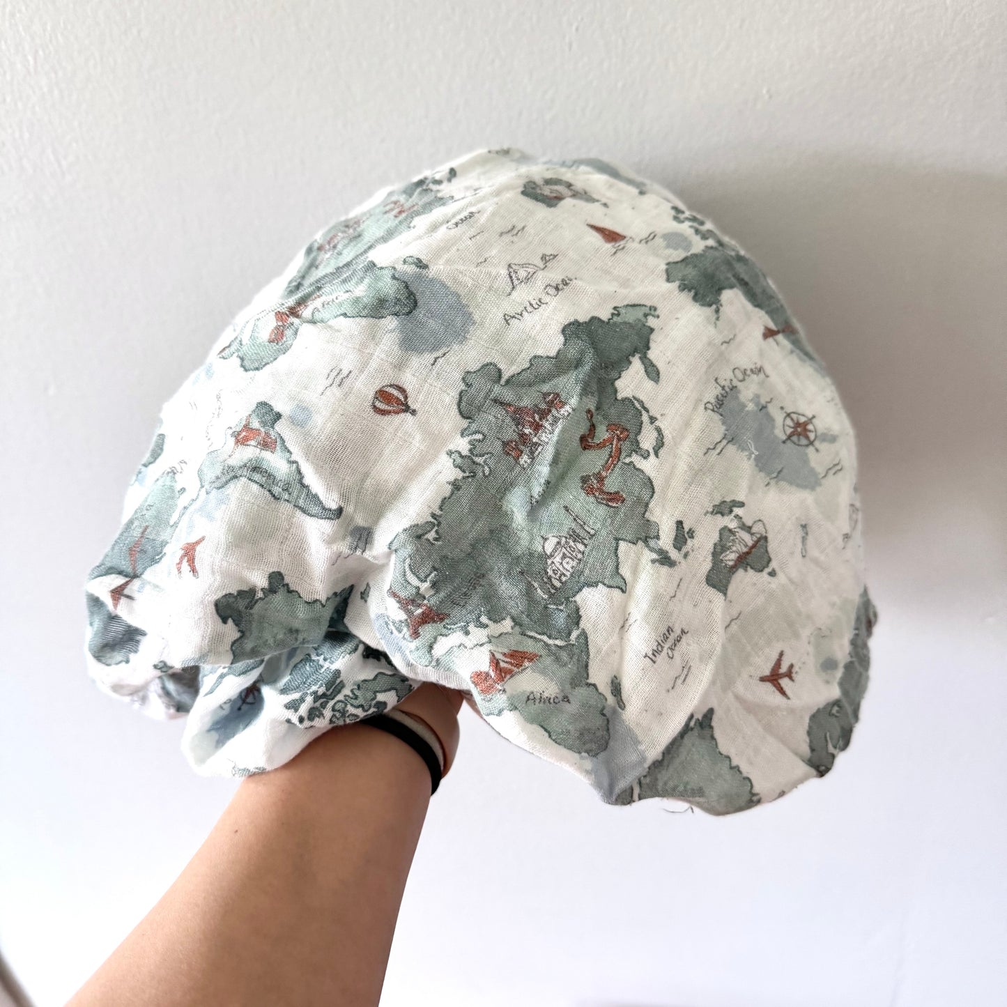Bebe au lait / Crib sheet / 132 x 68.5cm