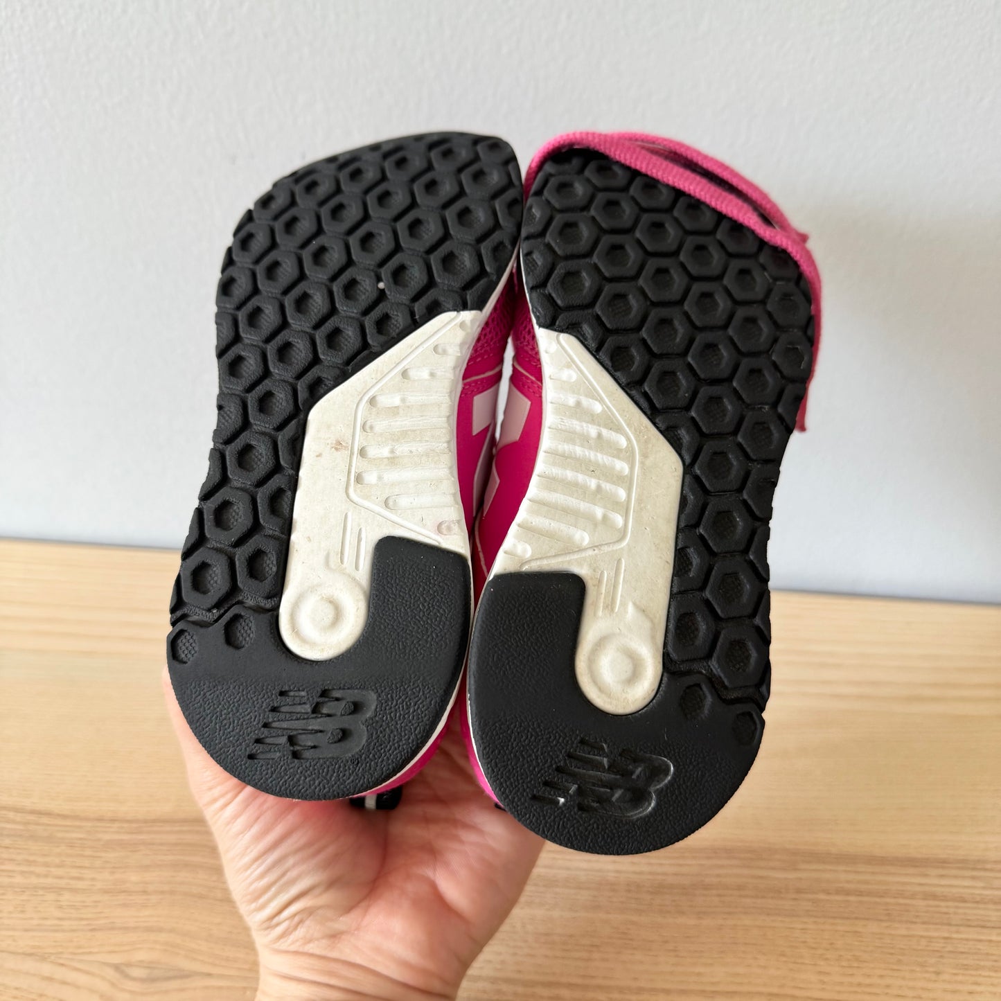 New Balance / Pink sneaker / US13