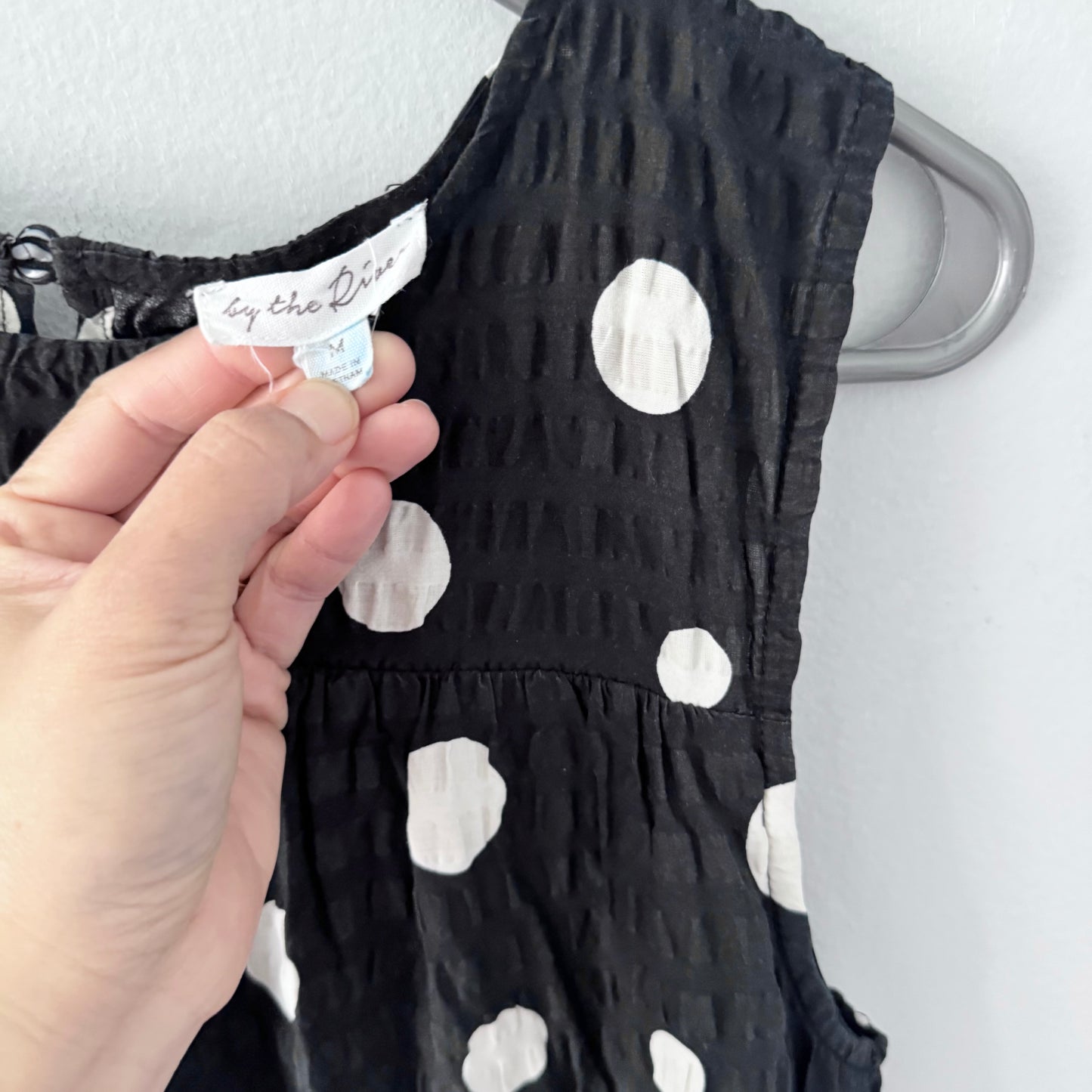 Au bord de la rivière / Robe noire à pois / Femme M
