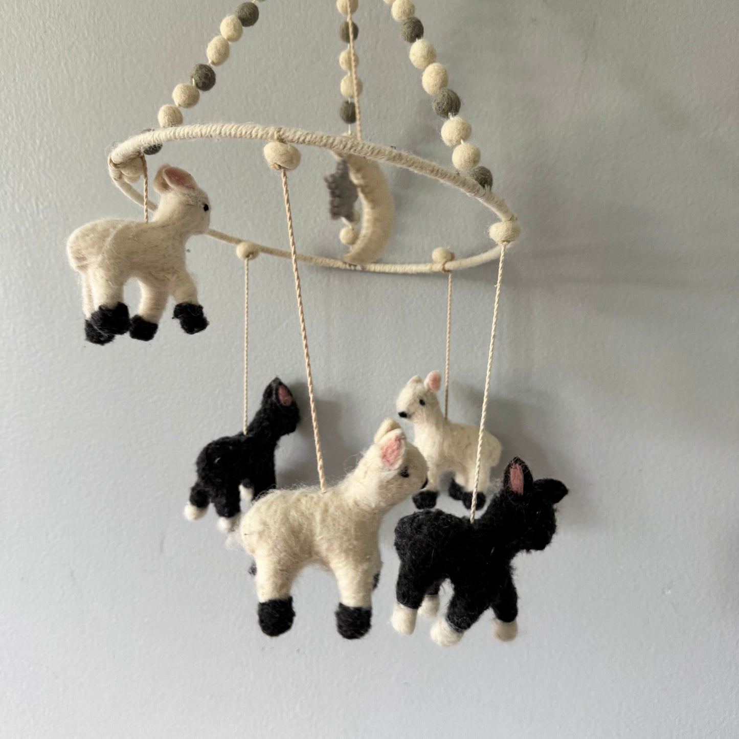 Pehr / Little lamb ceiling mobile
