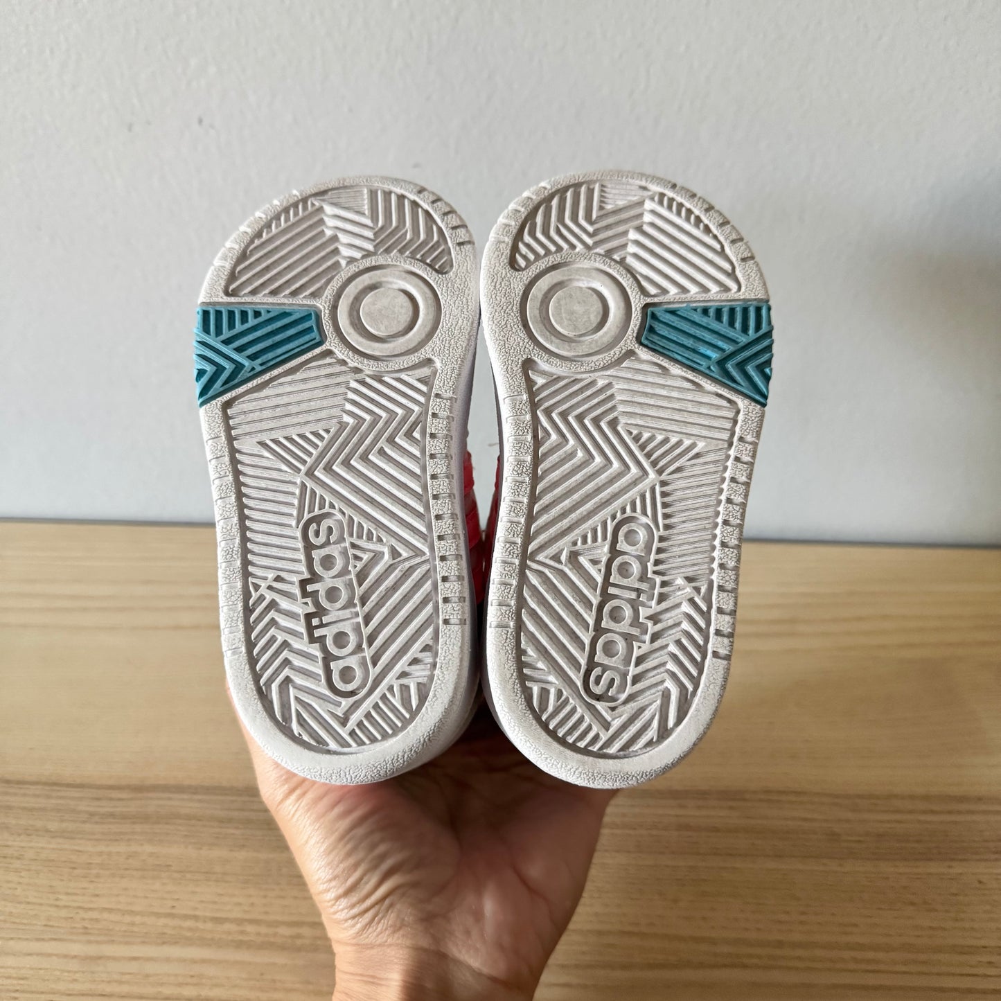 Adidas / Velcro sneaker / US8