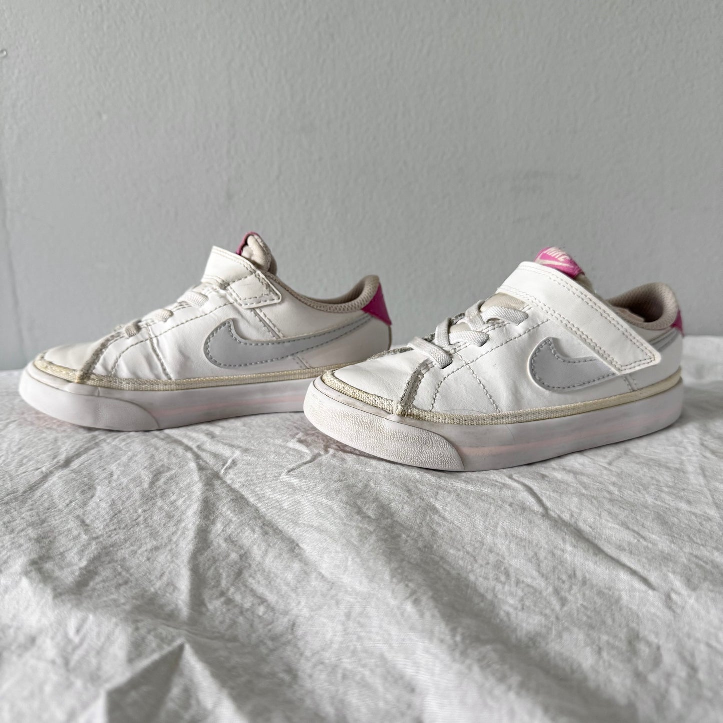 Nike / Running Shoes / US9