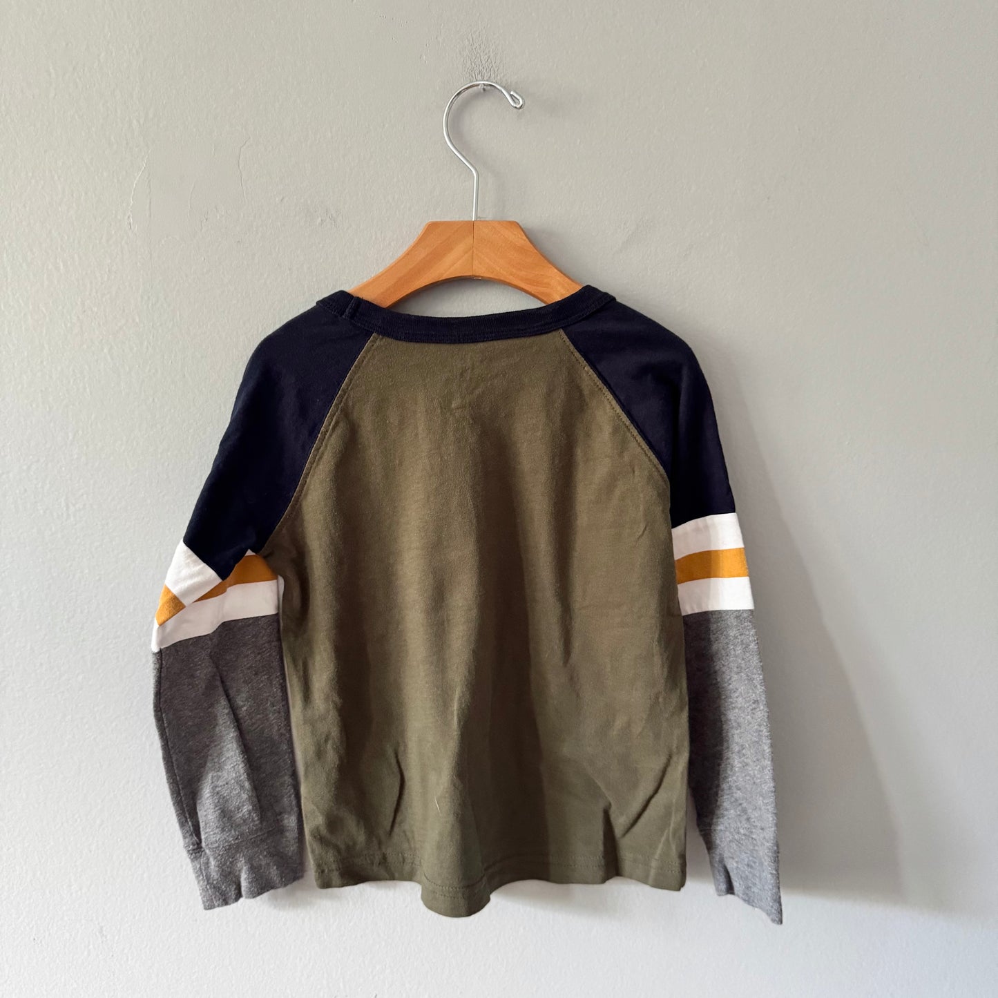Roots / Khaki x navy raglan shirt / 5T
