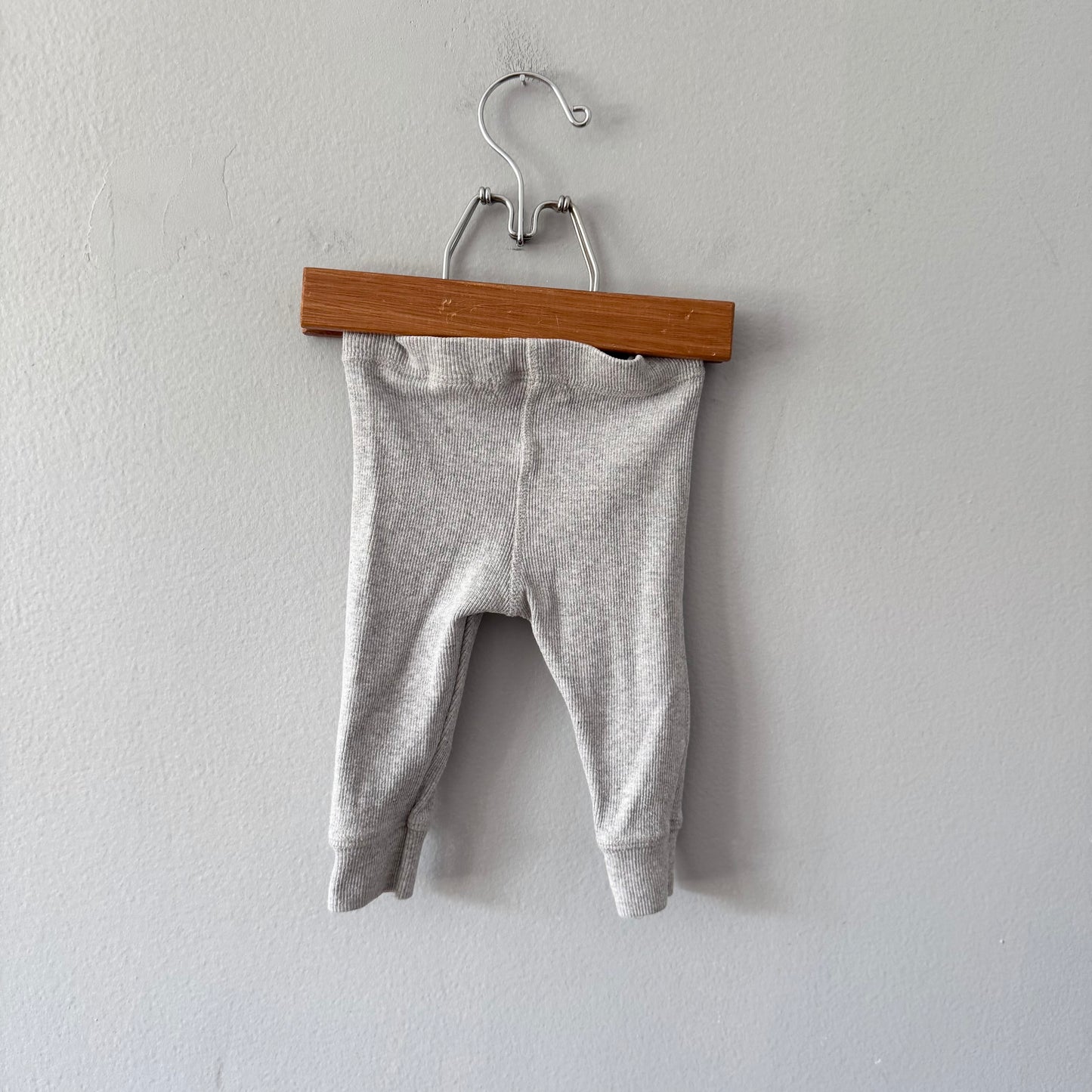 Zara / Light grey ribbed leggings / 3-6M