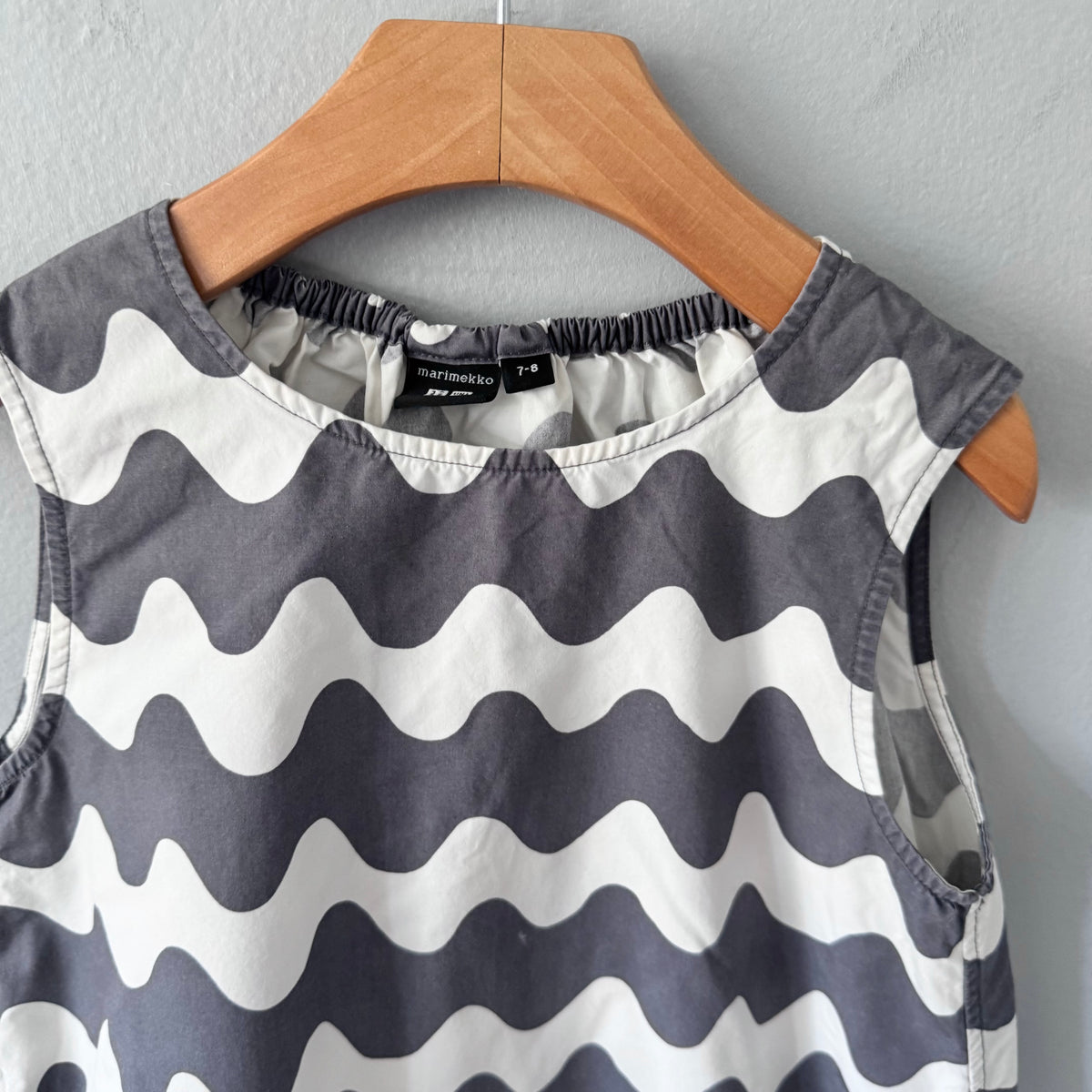 Uniqlo x Marimekko / White grey dress / 7-8Y