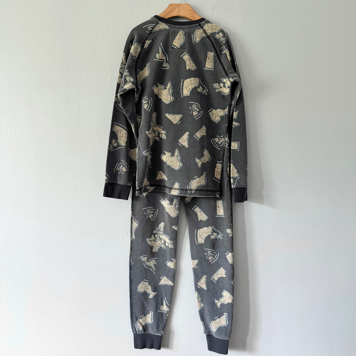 Arborist / Black pajama set / 8-10Y