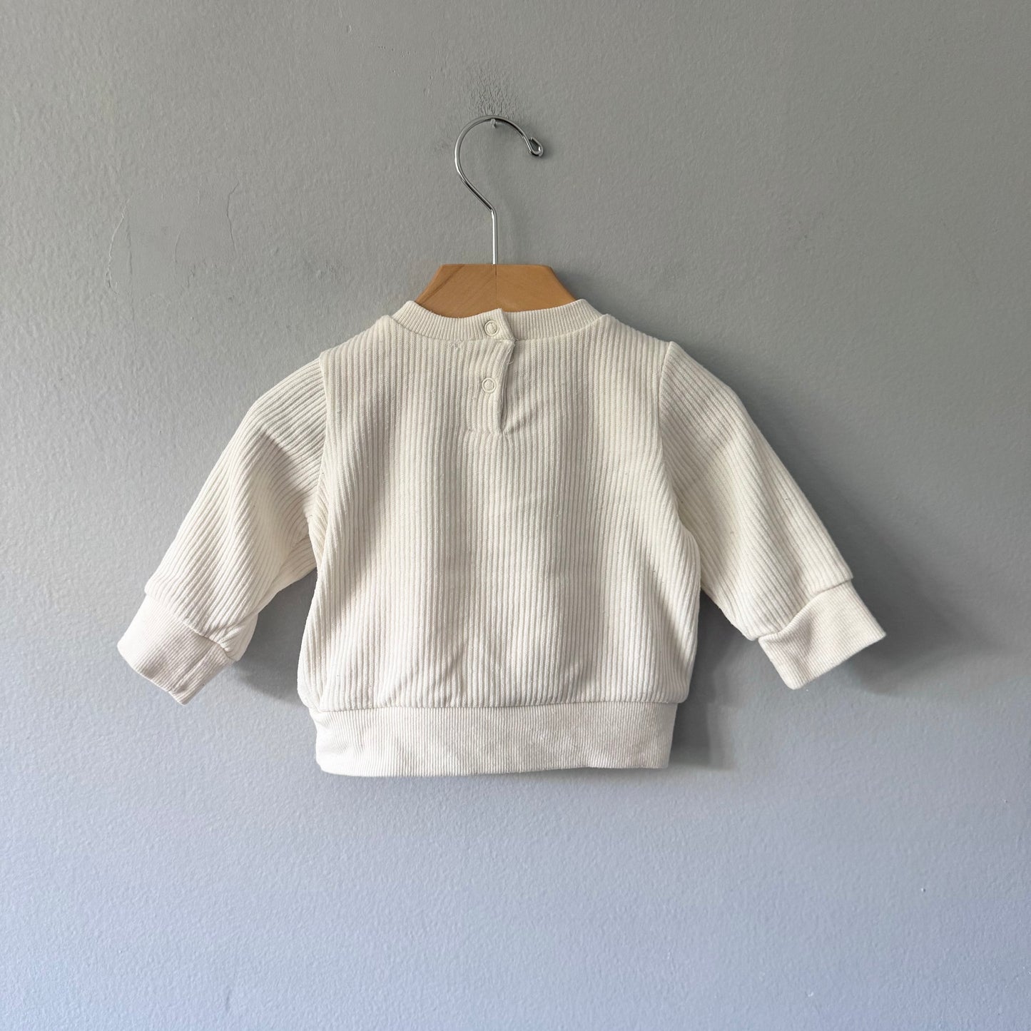 Disney / White Mickey sweatshirt / 3-6M