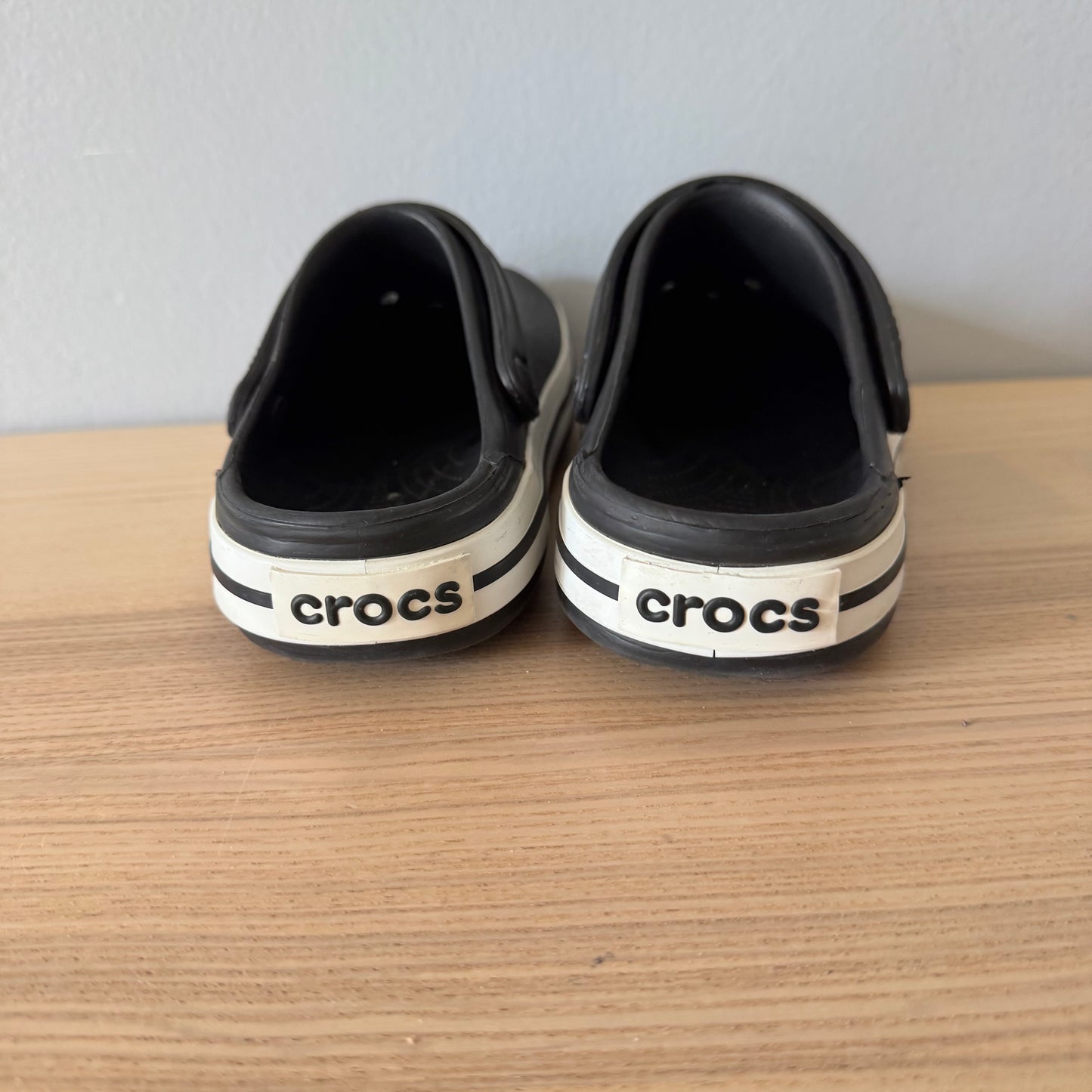 Crocs / Sandals / J2