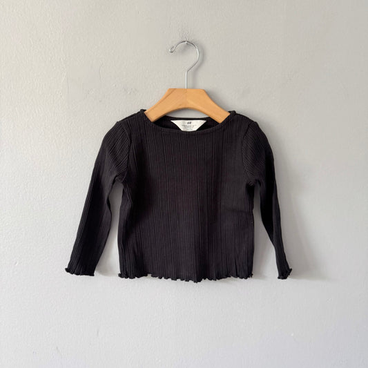 H&M / Black ribbed long sleeve / 2-4Y