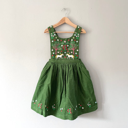 Mini Boden / Green corduroy unicorn embroidery dress / 5-6Y