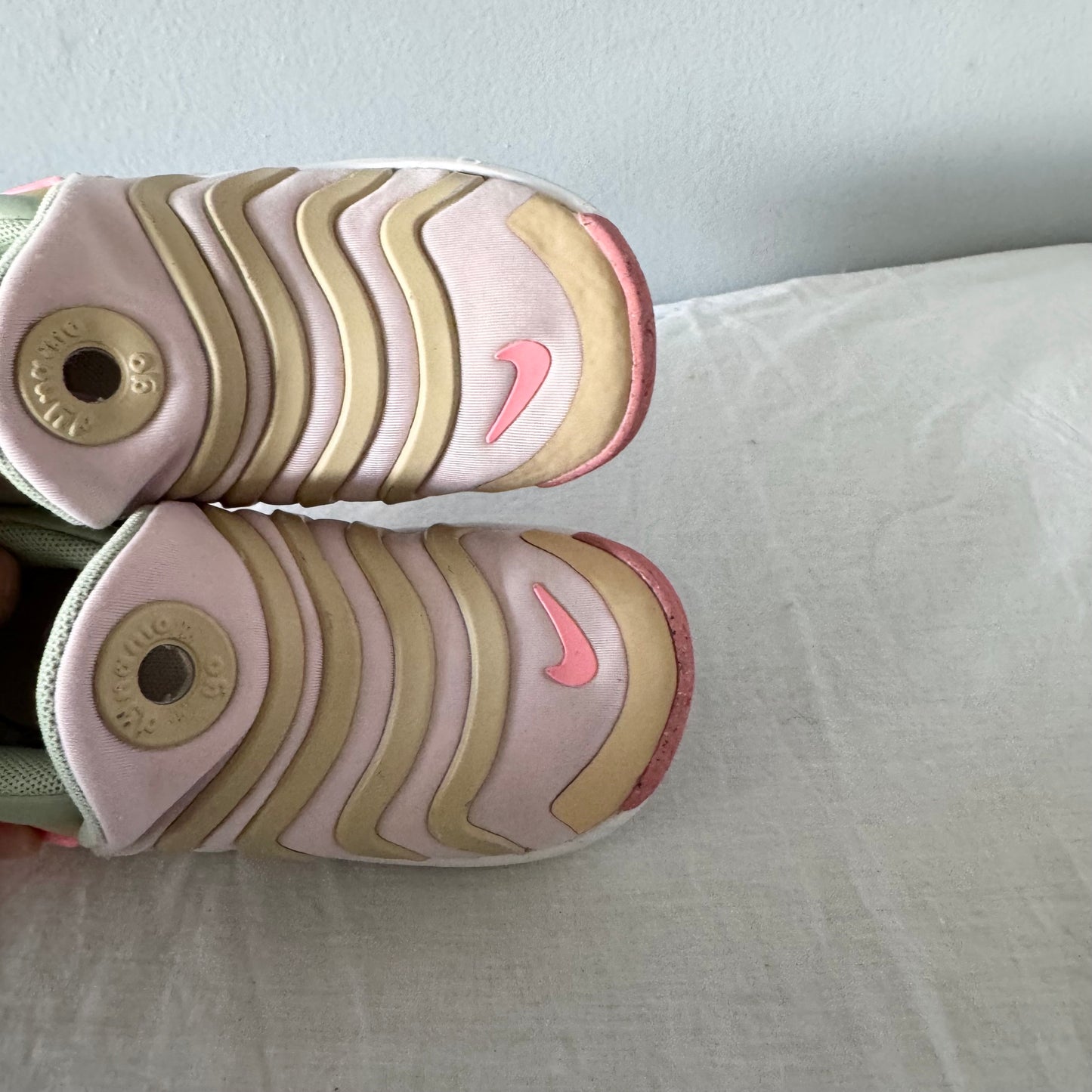 Nike / Running Shoes / US9