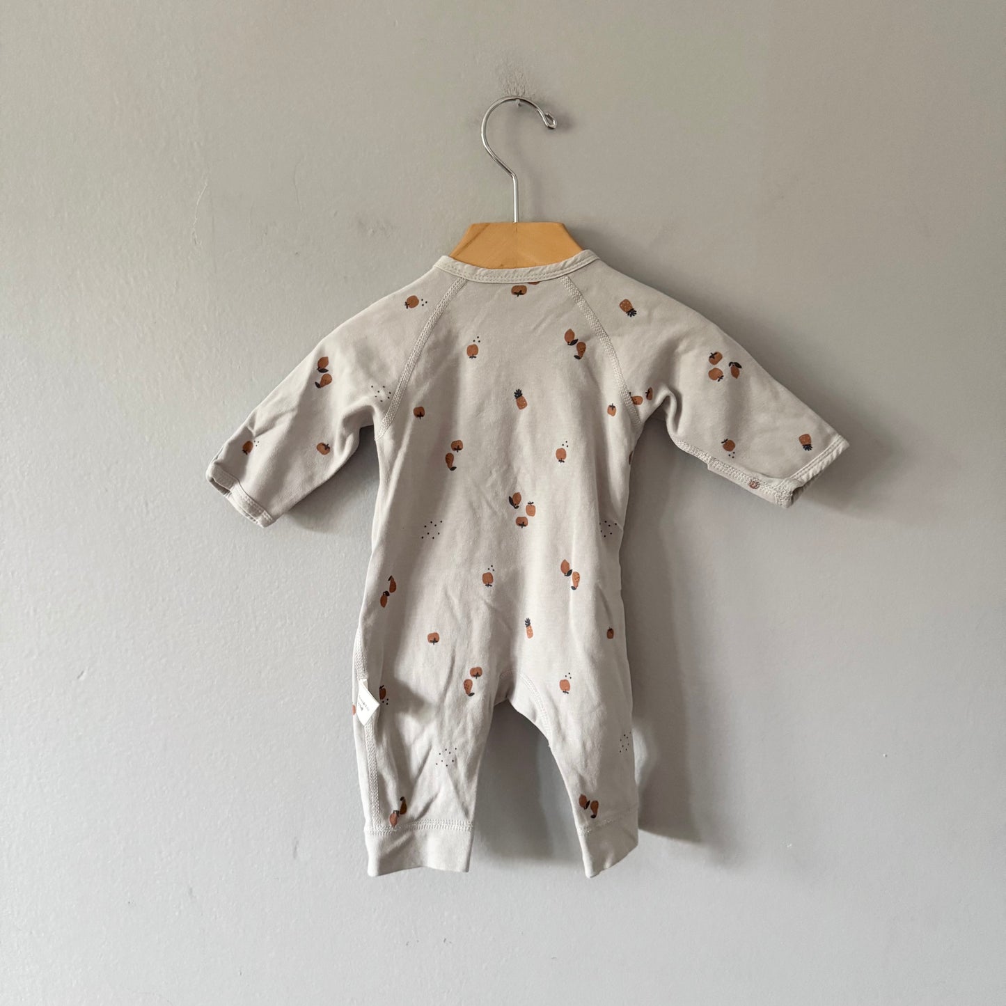 No brand / Light grey romper / 3M