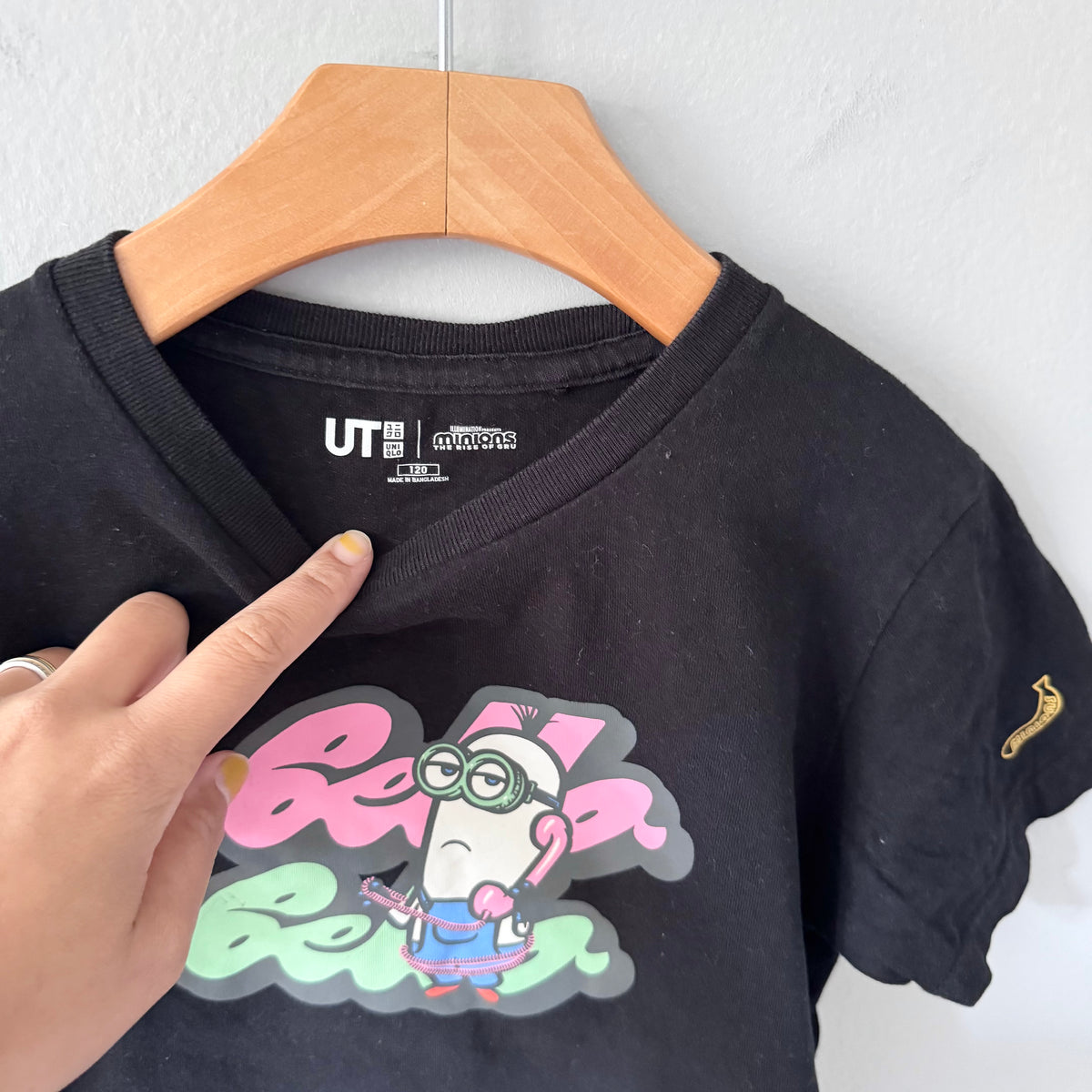 Uniqlo x Minions / Black T-shirt / 6Y