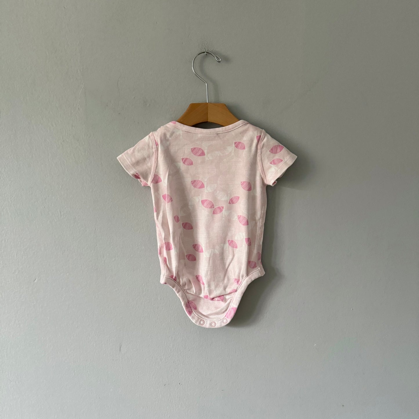 Hanna Andersson / Pink onesie / 3-6M