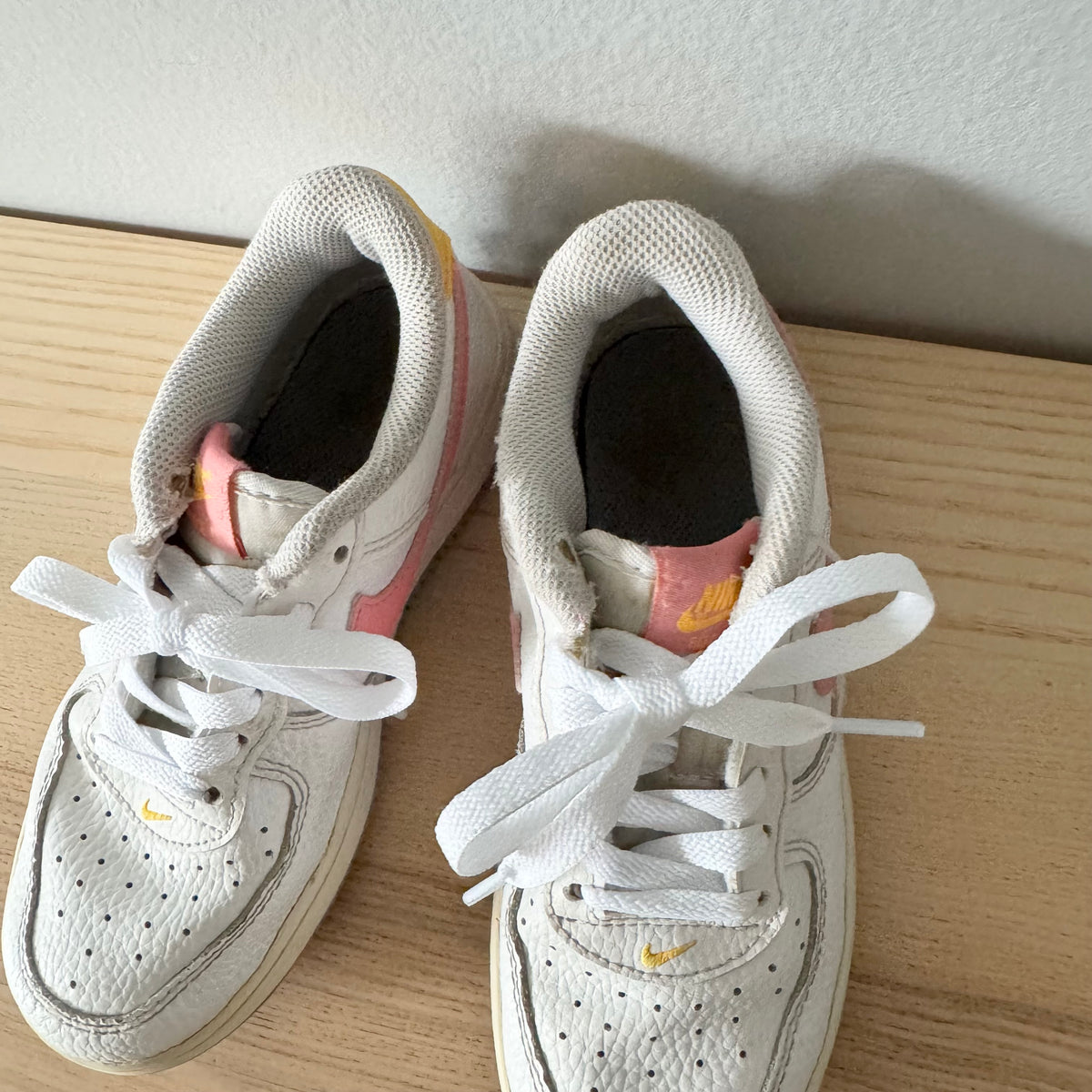 Nike / Sneaker / J1