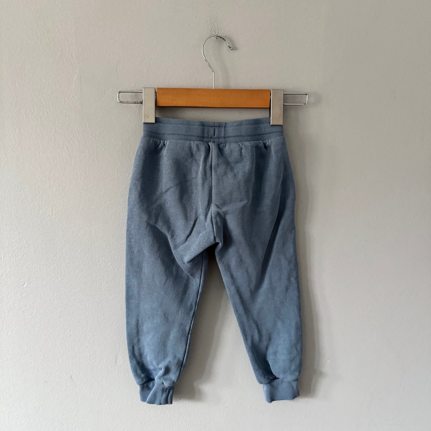 H&M / Survêtement bleu fumé / 2-3 ans