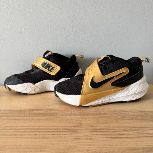 Nike / Sneakers / US13