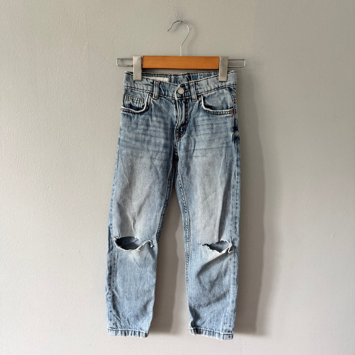 Zara / Damaged denim / 6-7Y