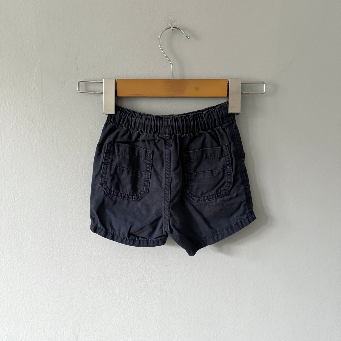 Next / Navy chino shorts / 9-12M