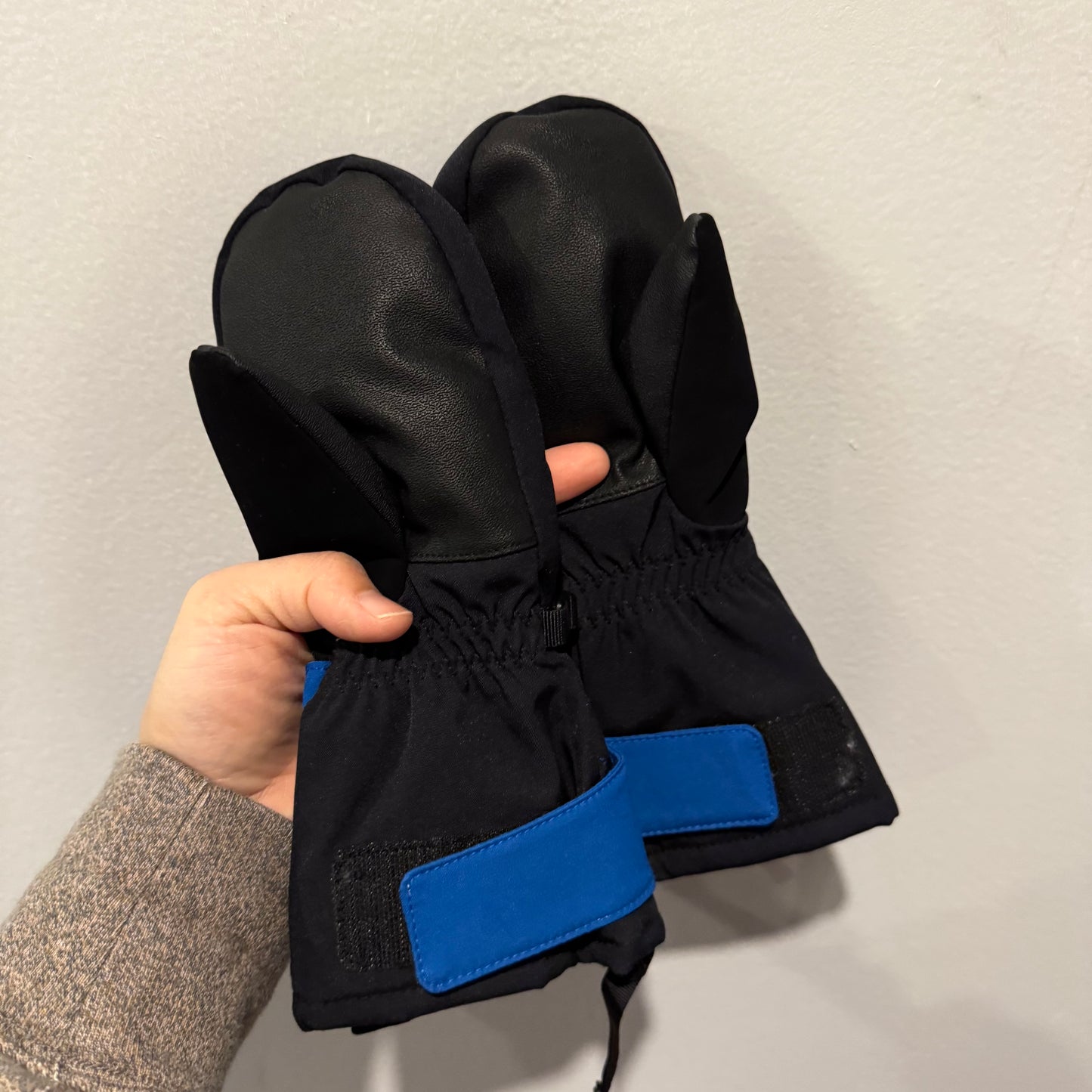 Spyder / Black x blue snow mittens / 3-5Y