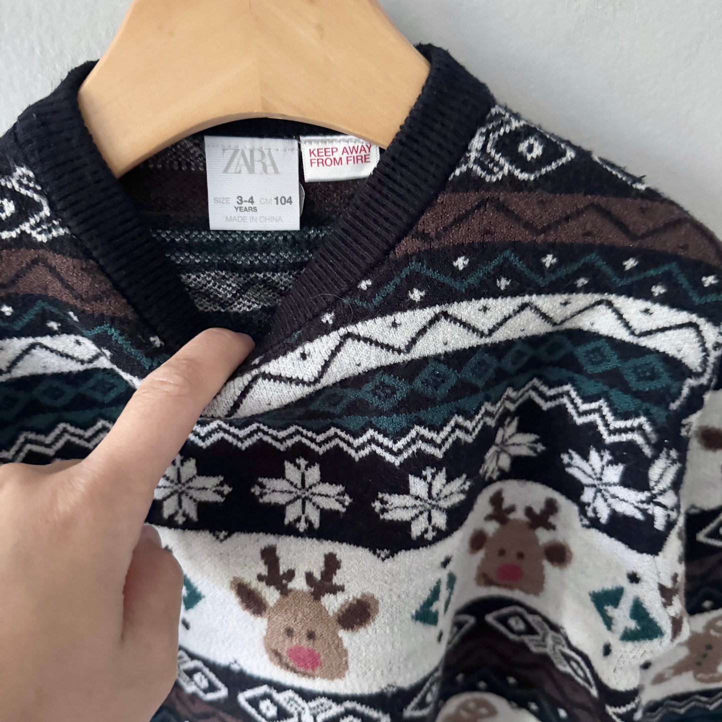 Zara / Holiday knit pullover / 3-4Y