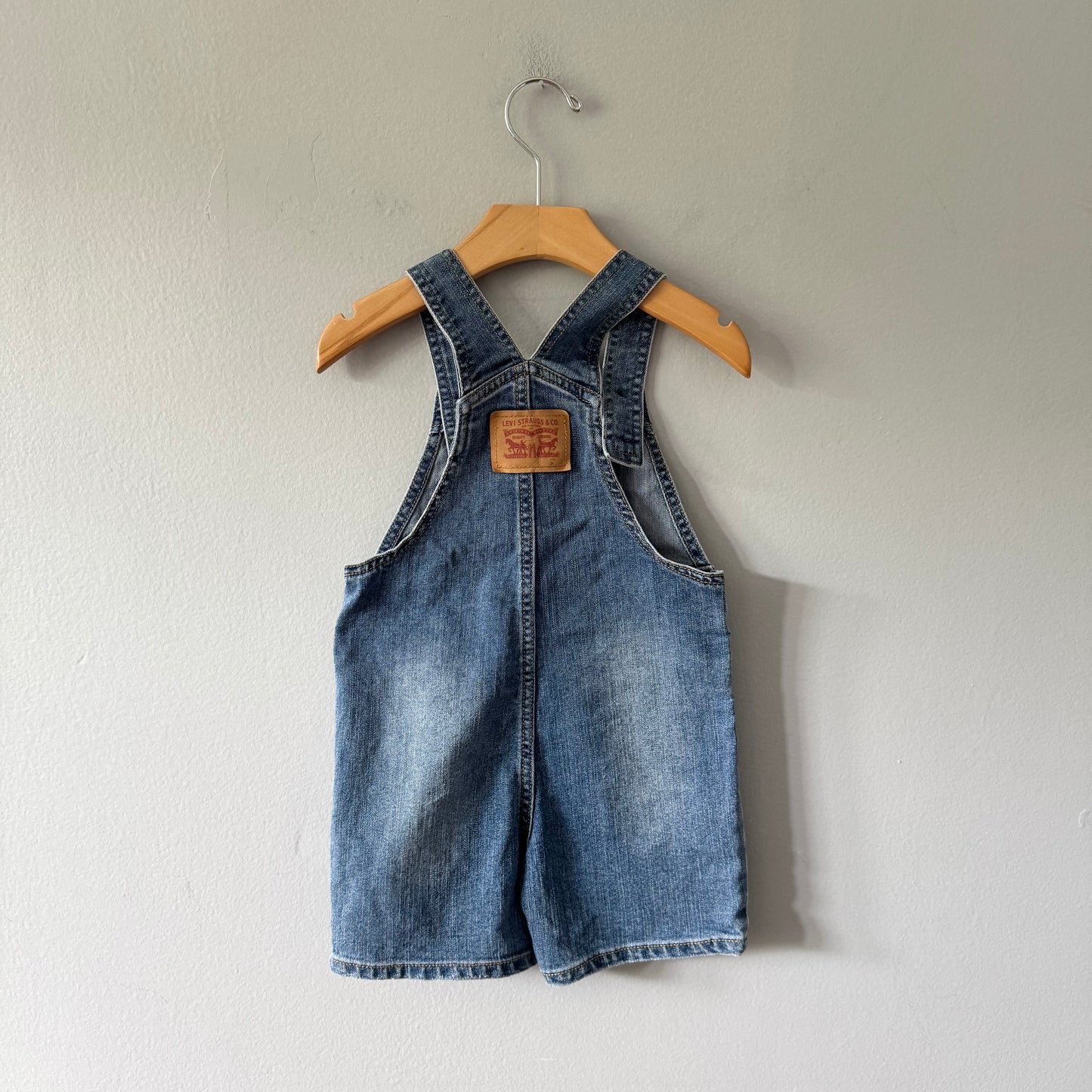 Levi's / Denim overall shorts / 2T