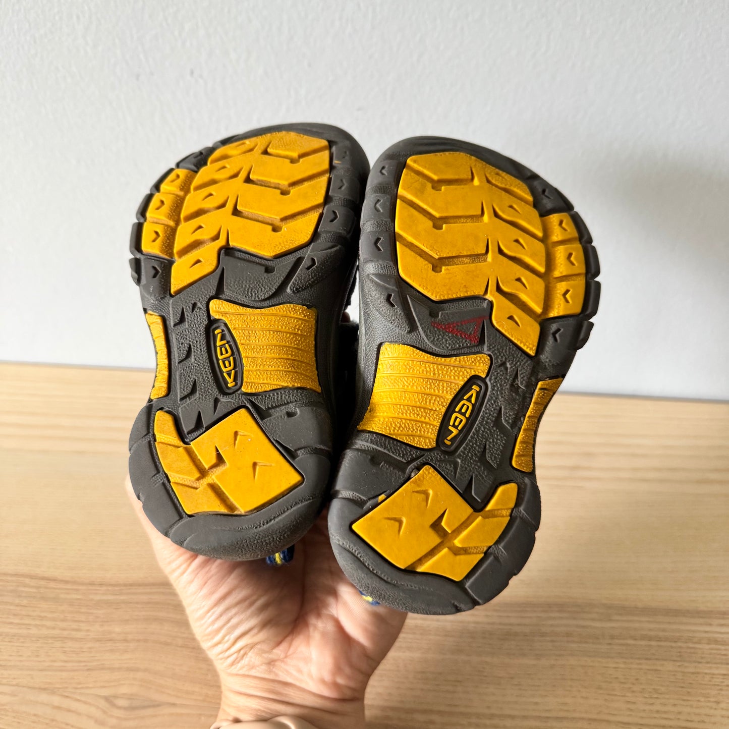 Keen / Sandals / US9