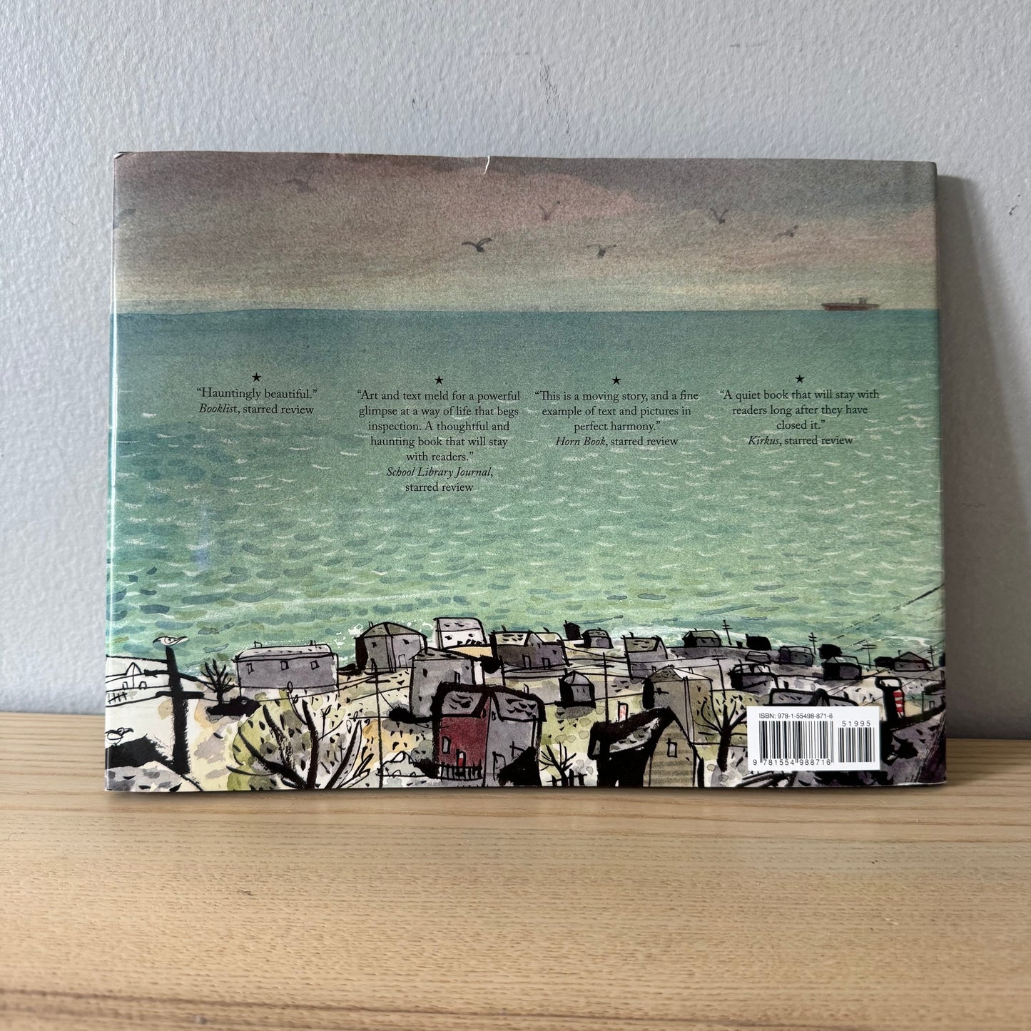 Town Is by the Sea / Joanne Schwartz