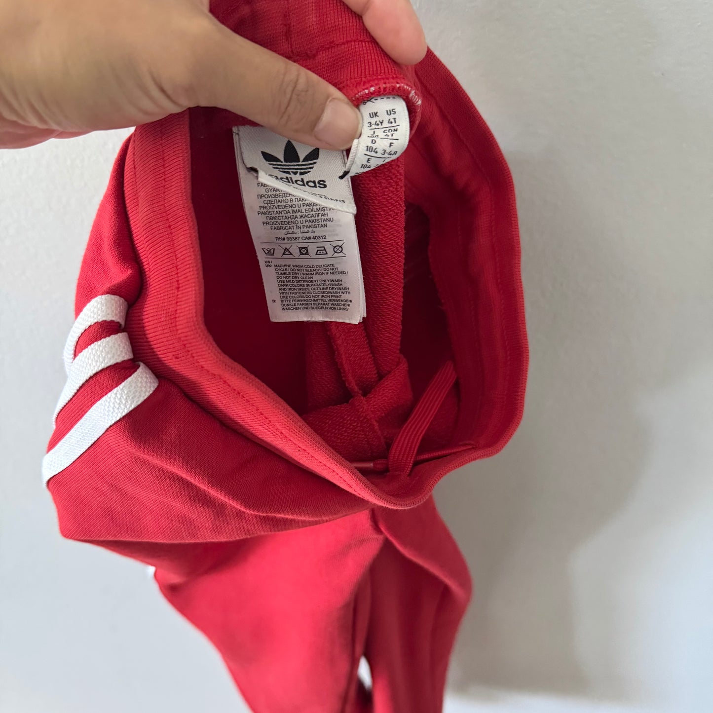 Adidas / Red sweatpants / 3-4Y