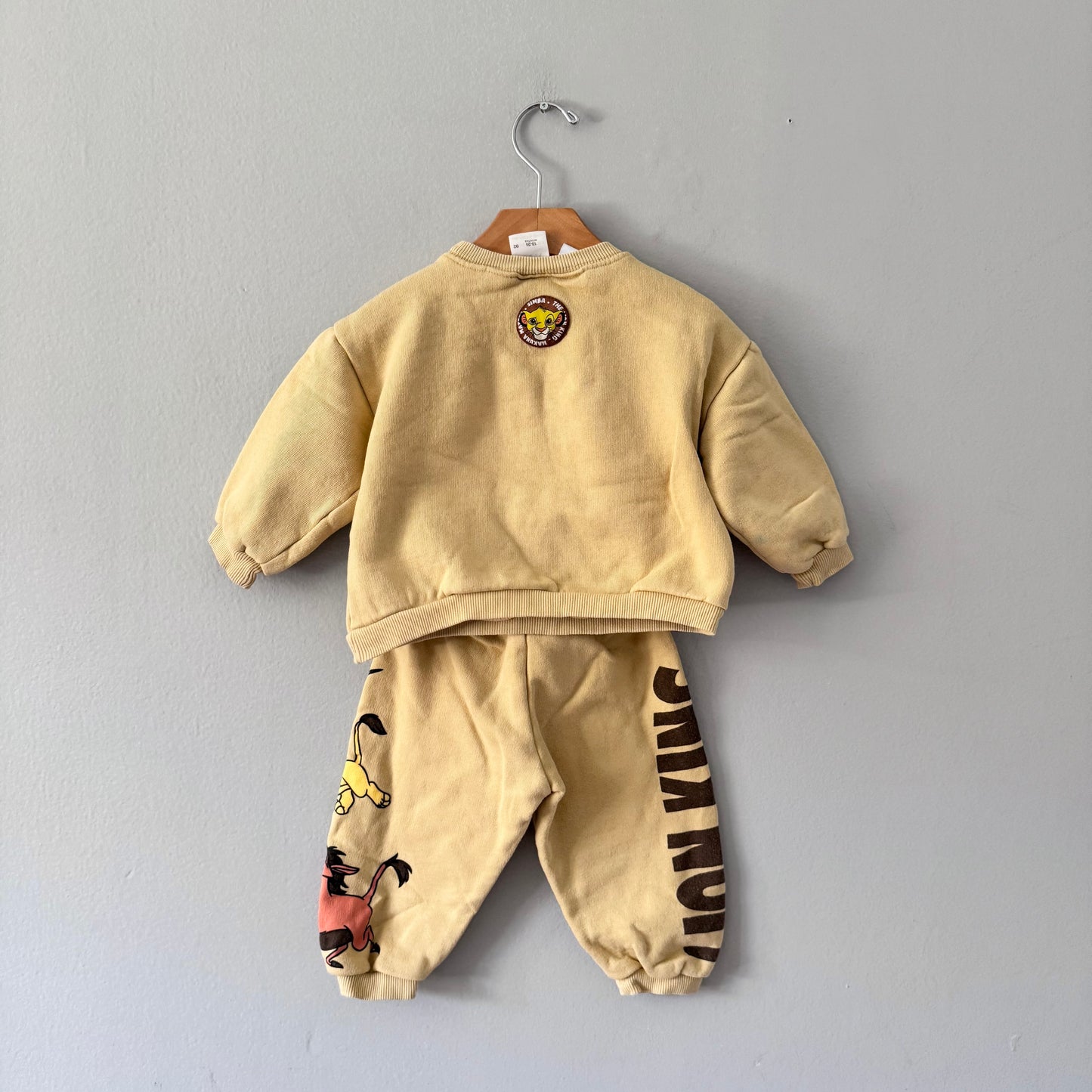 Zara / Lion King sweatshirt & pants set / 24M