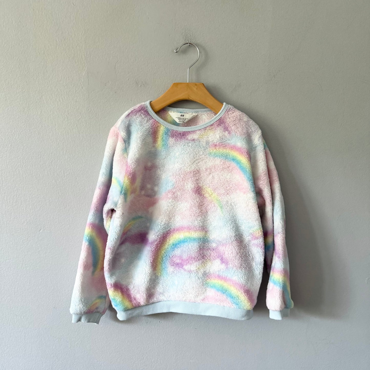 H&M / Rainbow sherpa top / 6-8Y