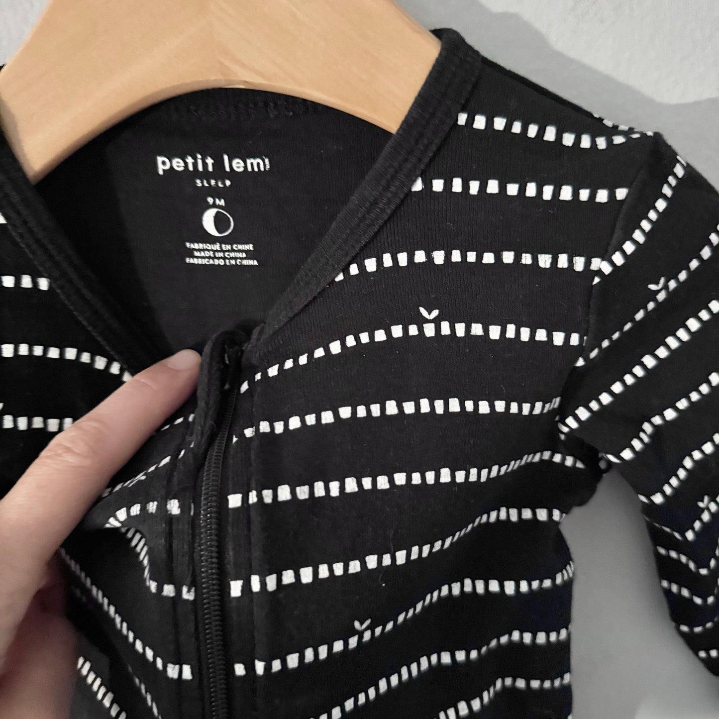 Petit lem	/ Black x white romper / 9M