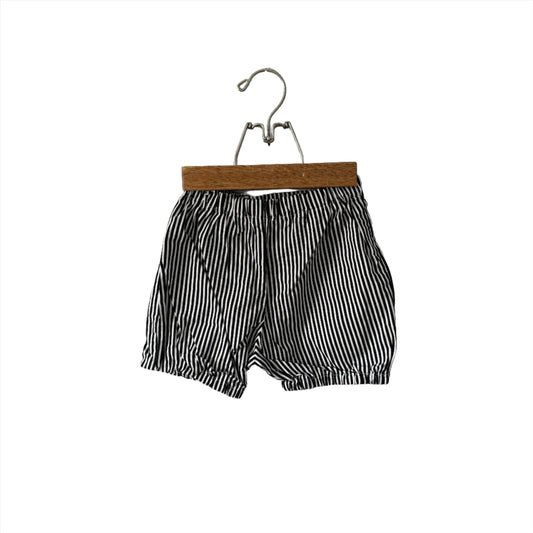 Waterponies / Black x white stripe shorts / 6Y