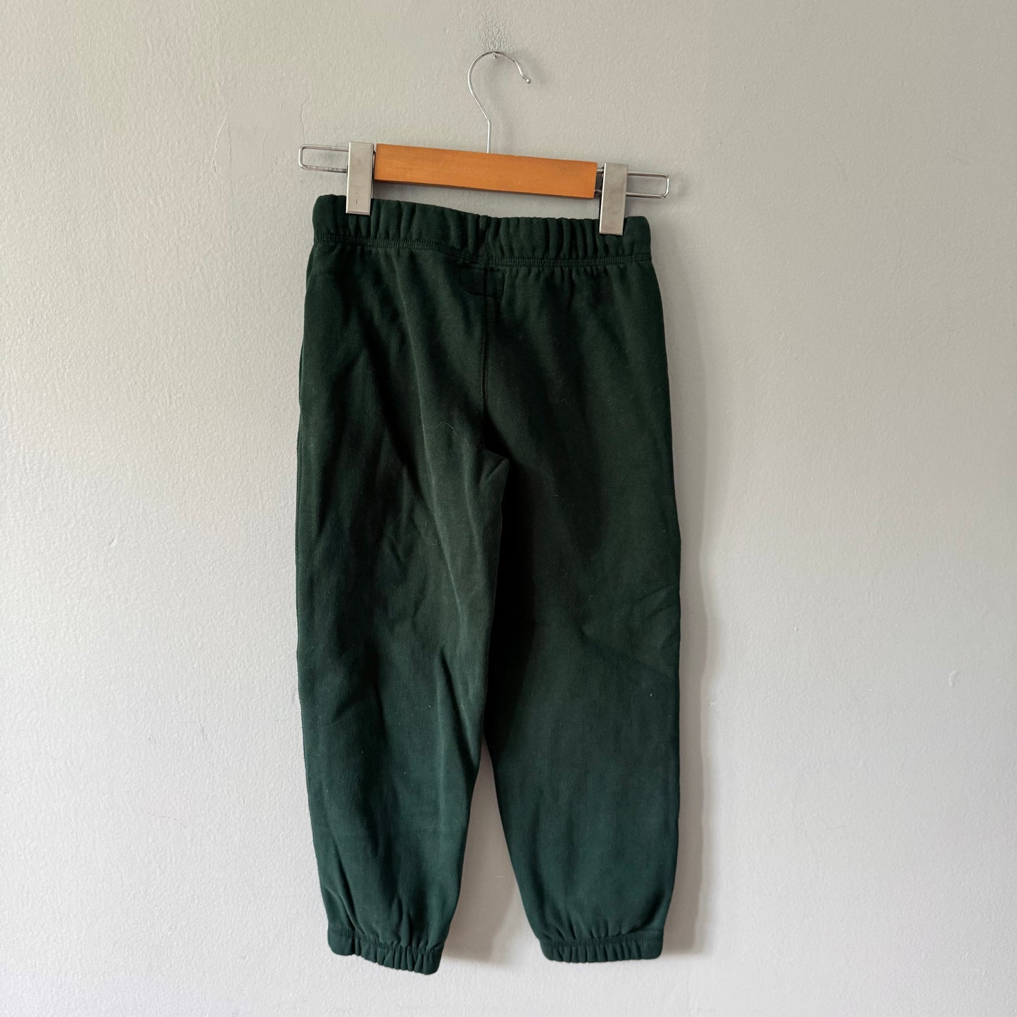 Roots / Green sweatpants / 6Y